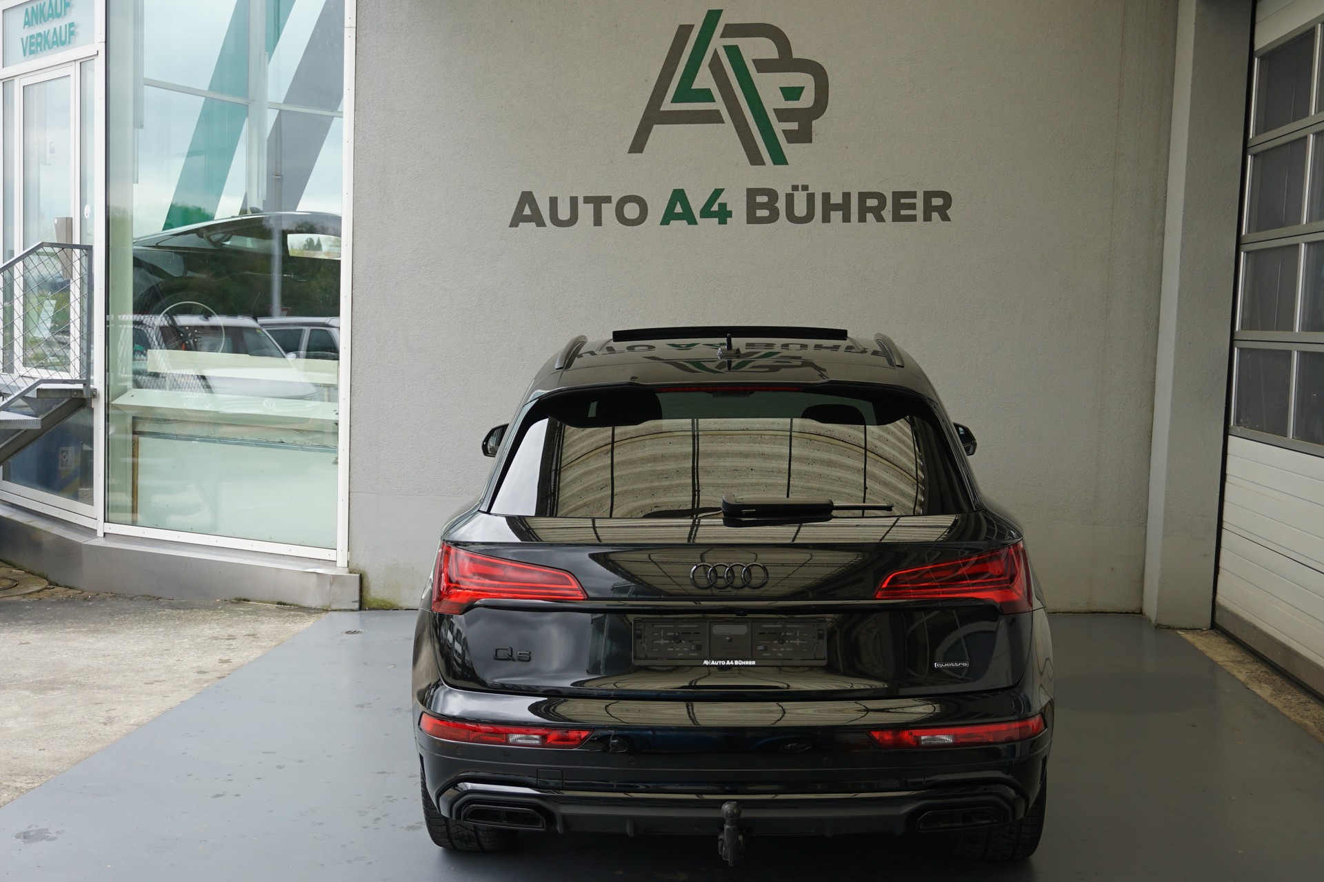 AUDI Q5 40 TDI Black Editition 2,0 TDi quattro 204 PS CH-Auto mit Gratisservice!!-image-11
