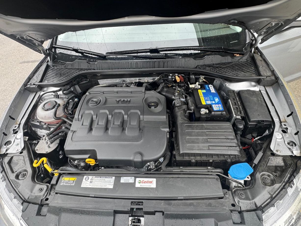 SEAT LEON-image-13