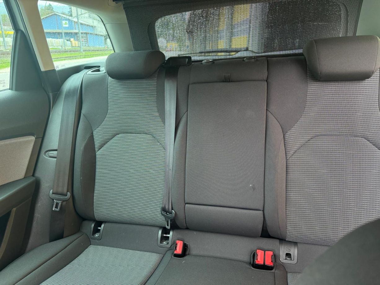 SEAT LEON-image-11