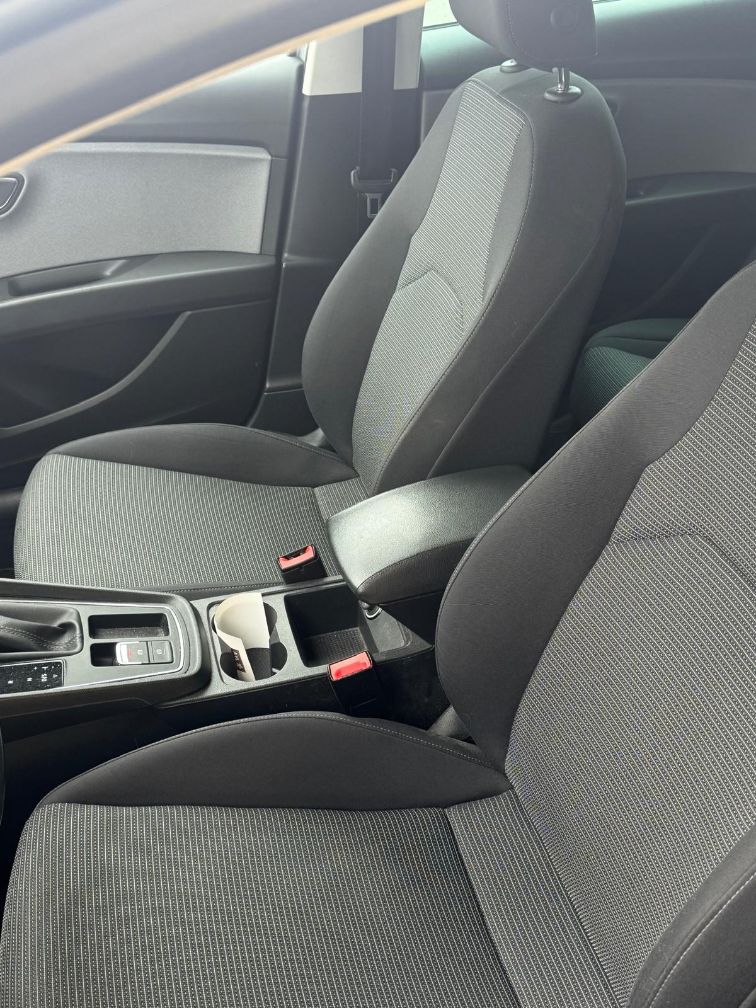 SEAT LEON-image-9
