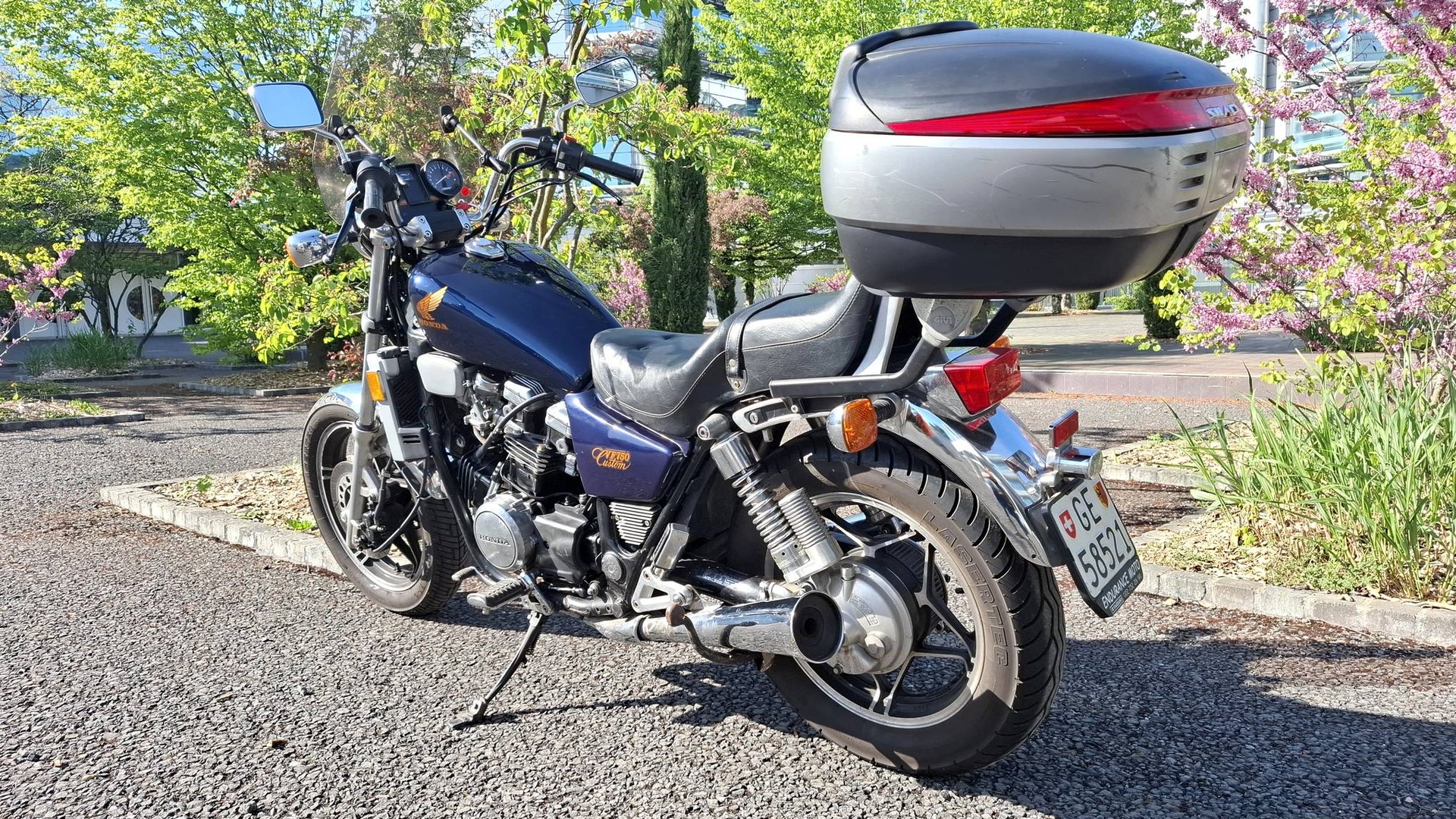 HONDA VF 750 C E-image-2