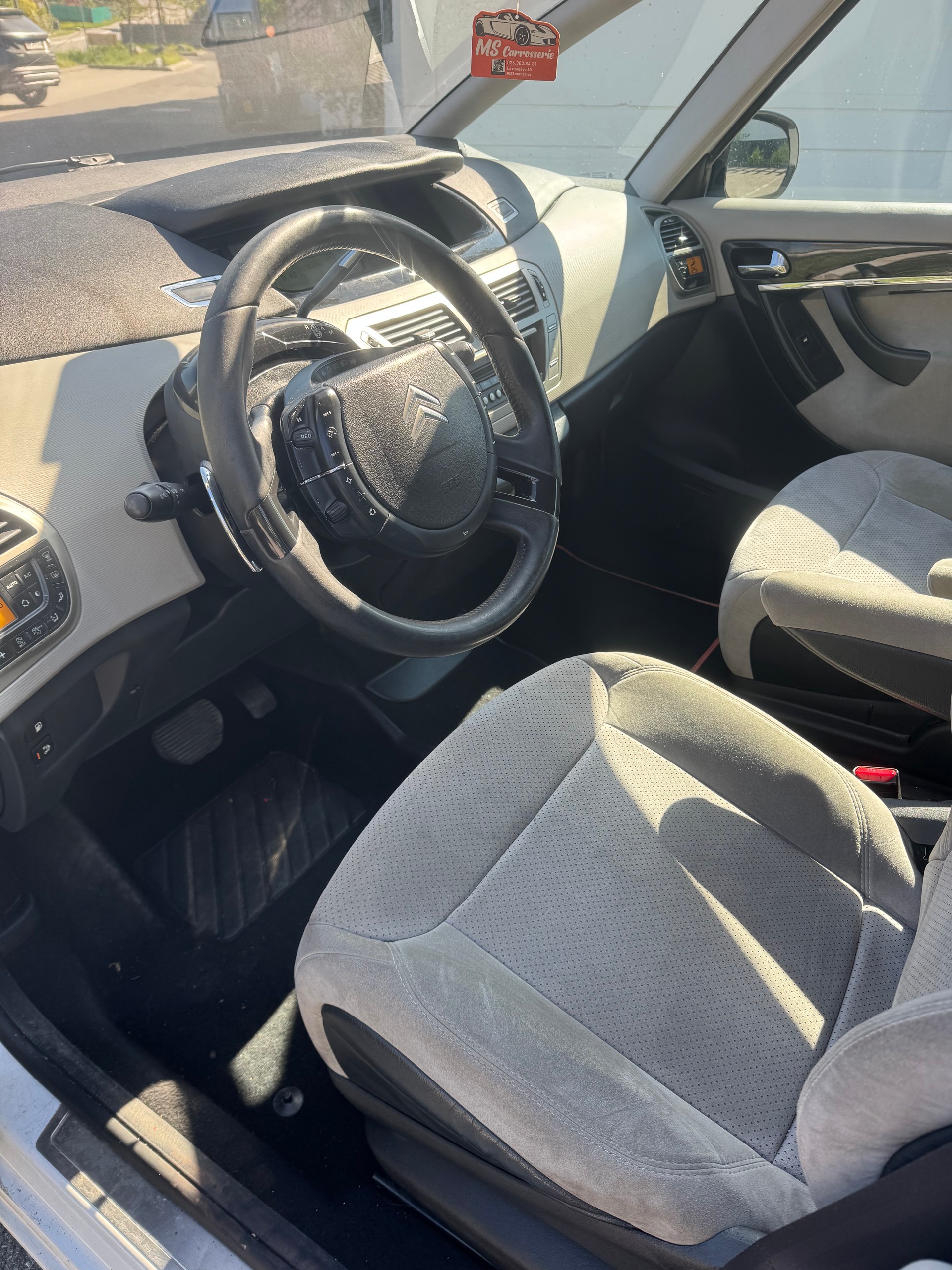 CITROEN C4 Picasso 1.6i 16V THP Exclusive+ BMP6-image-4