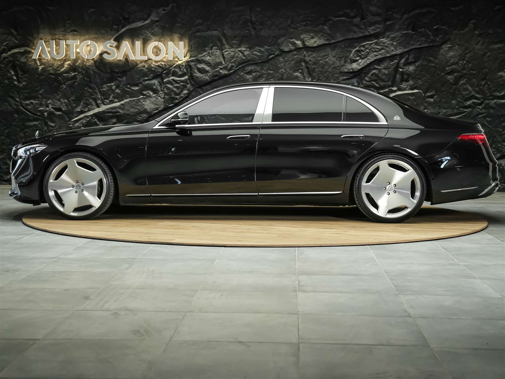 MERCEDES-BENZ S 400 d L 4Matic 9G-Tronic *Maybach*22" Felgen*Chauffeur Paket*-showroom-element-2