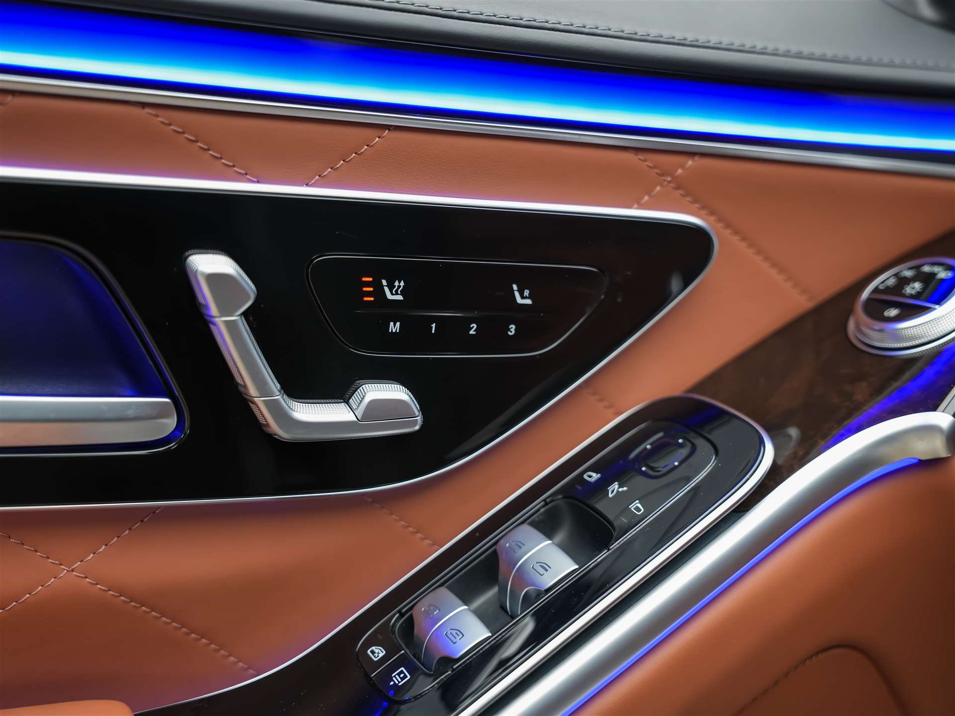 MERCEDES-BENZ S 400 d L 4Matic 9G-Tronic *Maybach*22" Felgen*Chauffeur Paket*-image-17