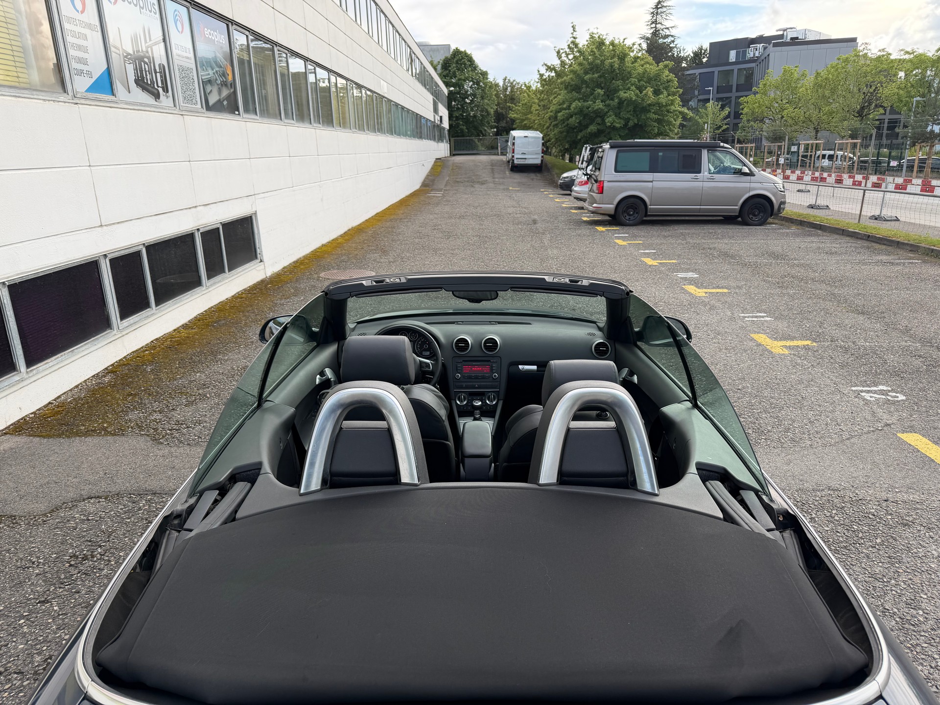 AUDI A3 Cabriolet 1.8 TFSI Attraction-image-10