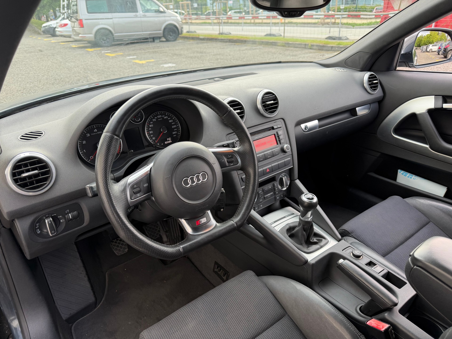 AUDI A3 Cabriolet 1.8 TFSI Attraction-image-9