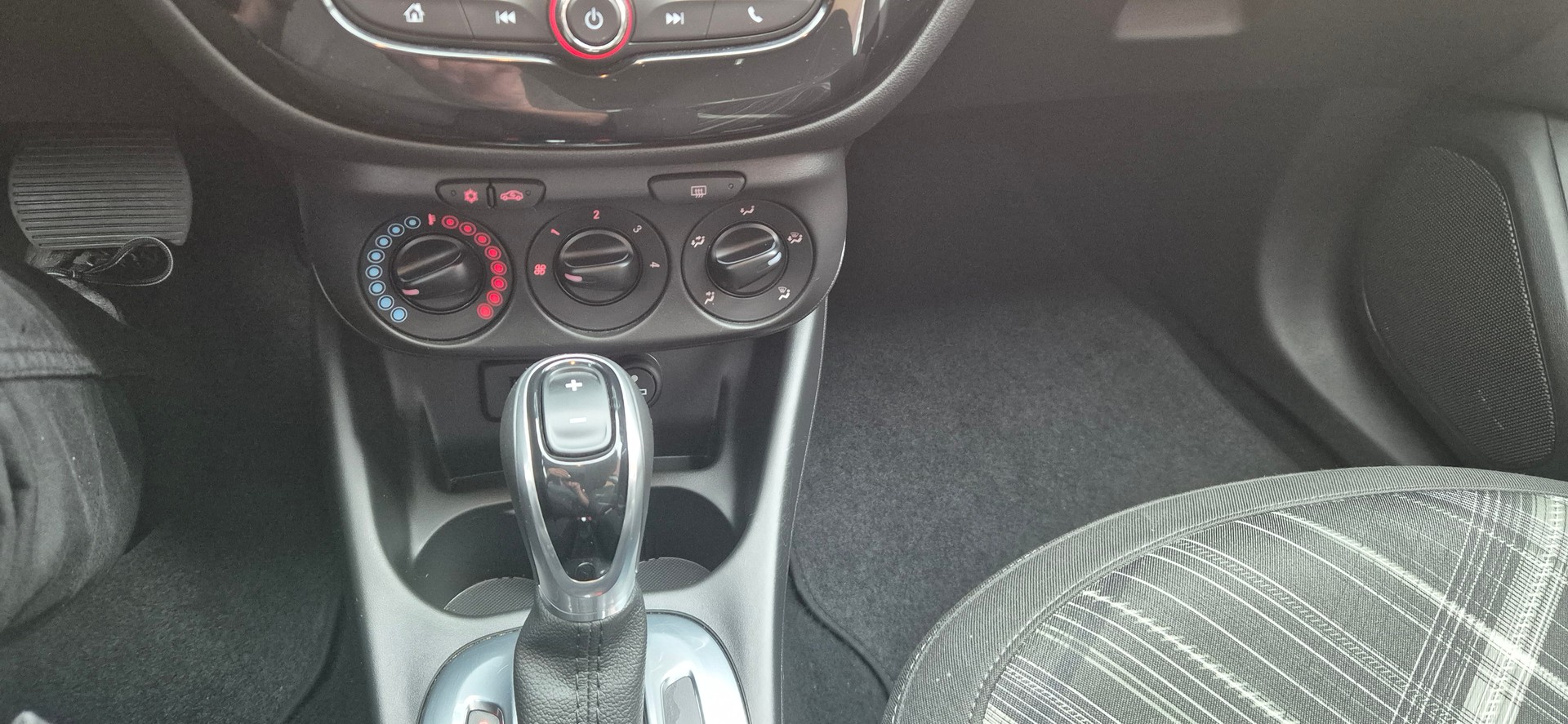 OPEL Corsa 1.4 EcoTec 120 Years Edition-image-9