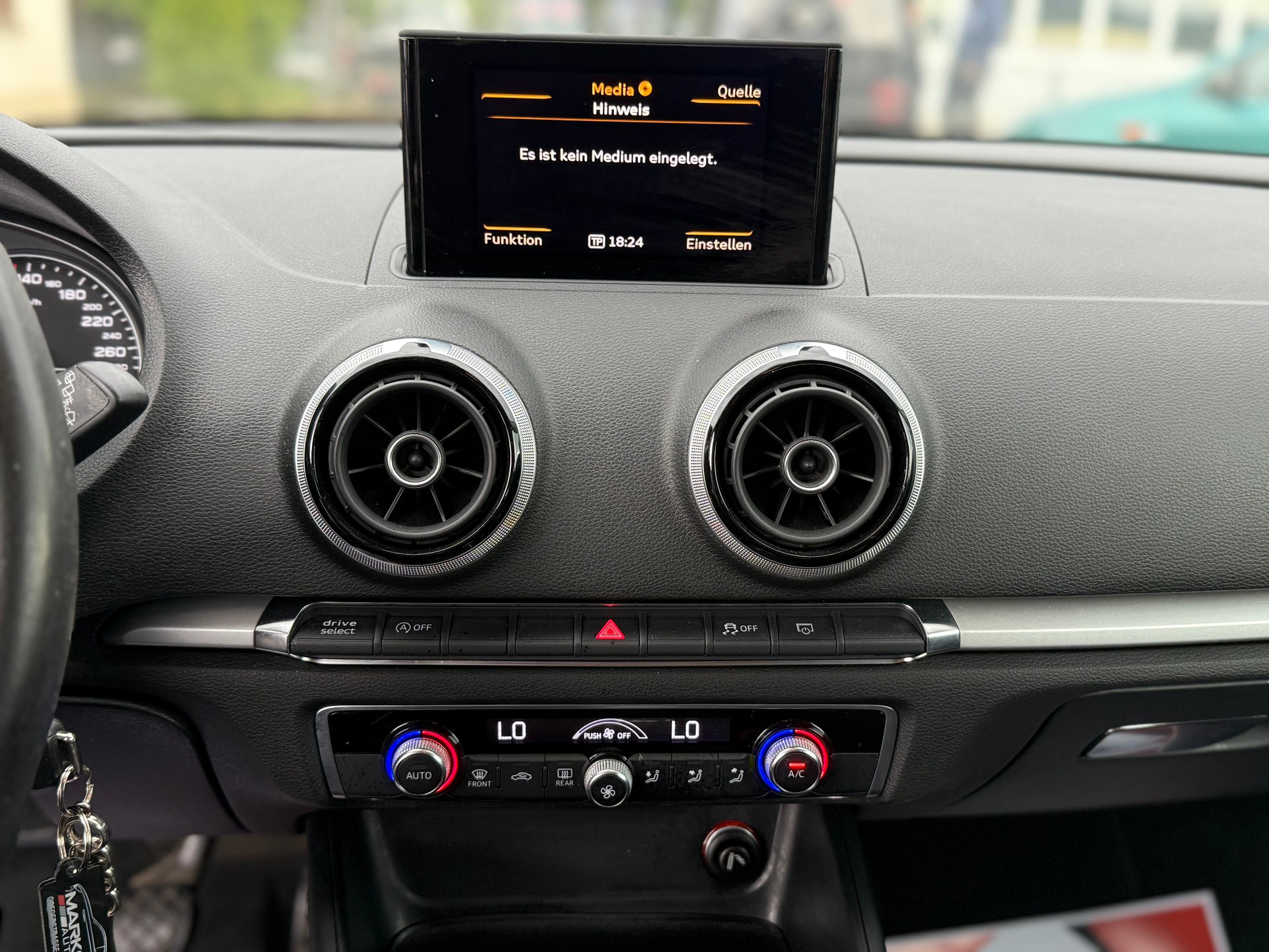 AUDI A3 1.4 TFSI Ambiente-image-8