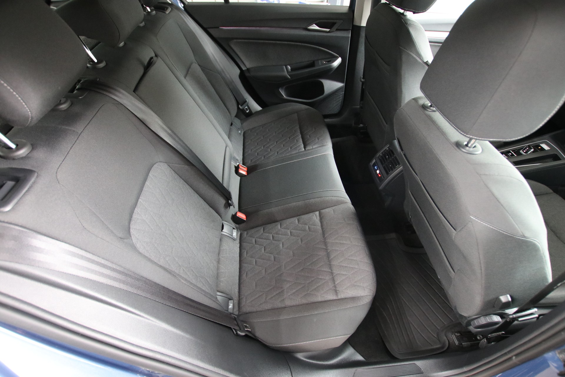 VW Golf 1.5 e TSI mHEV United DSG-image-14