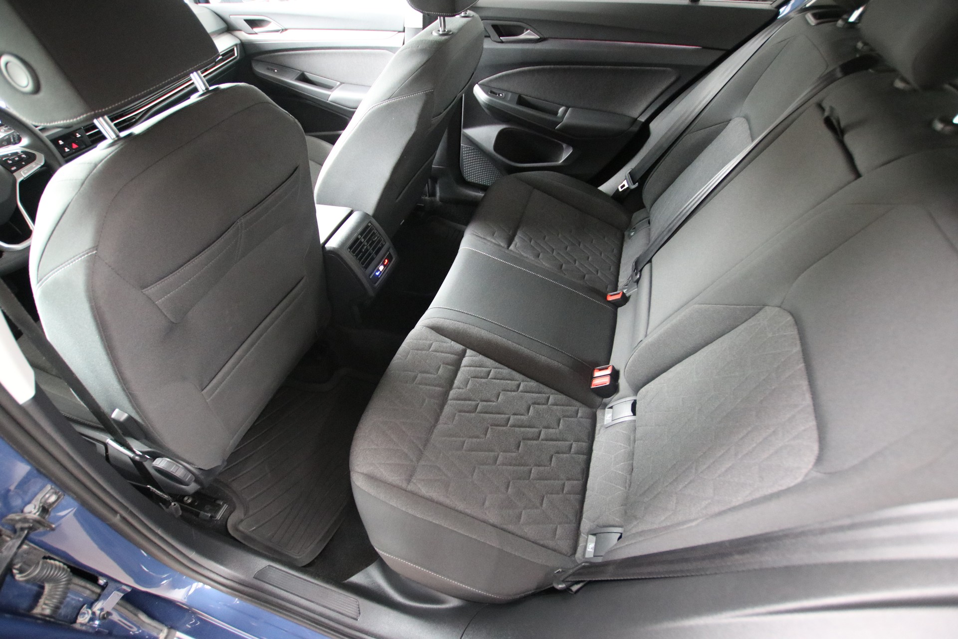 VW Golf 1.5 e TSI mHEV United DSG-image-13