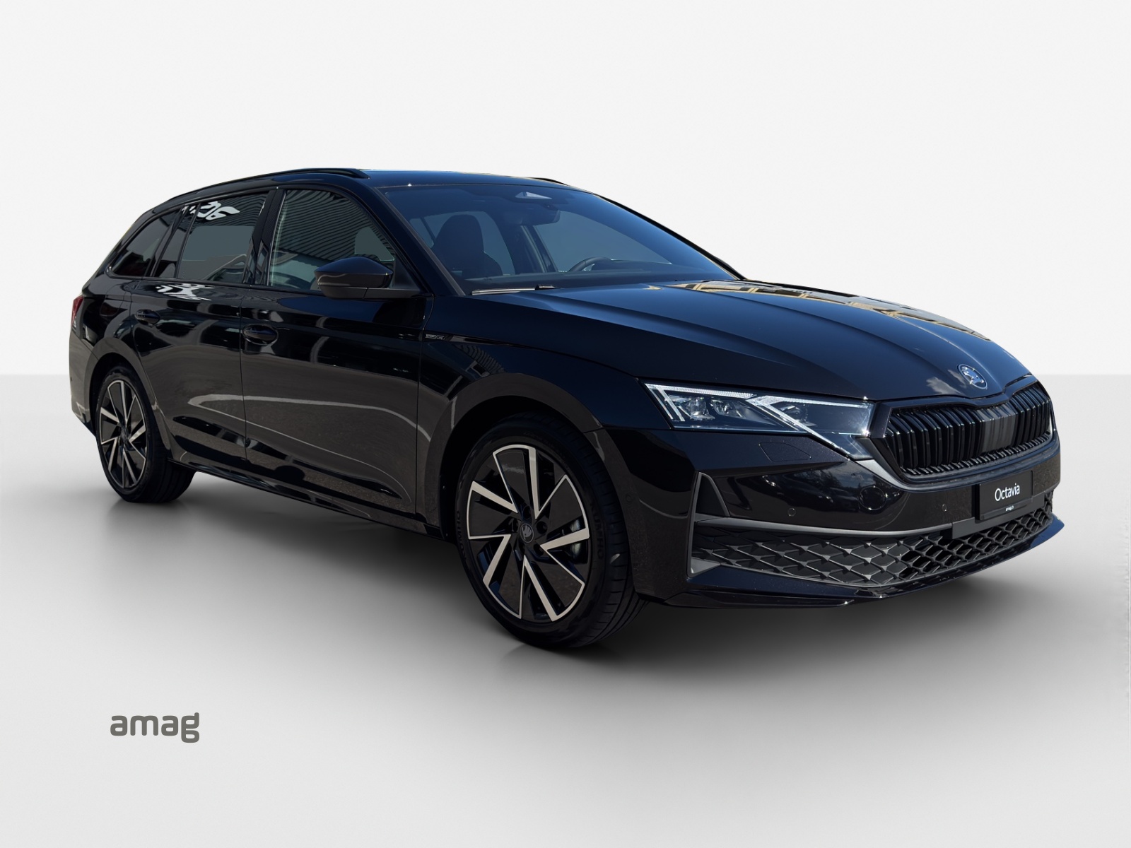 SKODA Octavia Combi 2.0 TSI DSG Dynamic 4x4-image-5