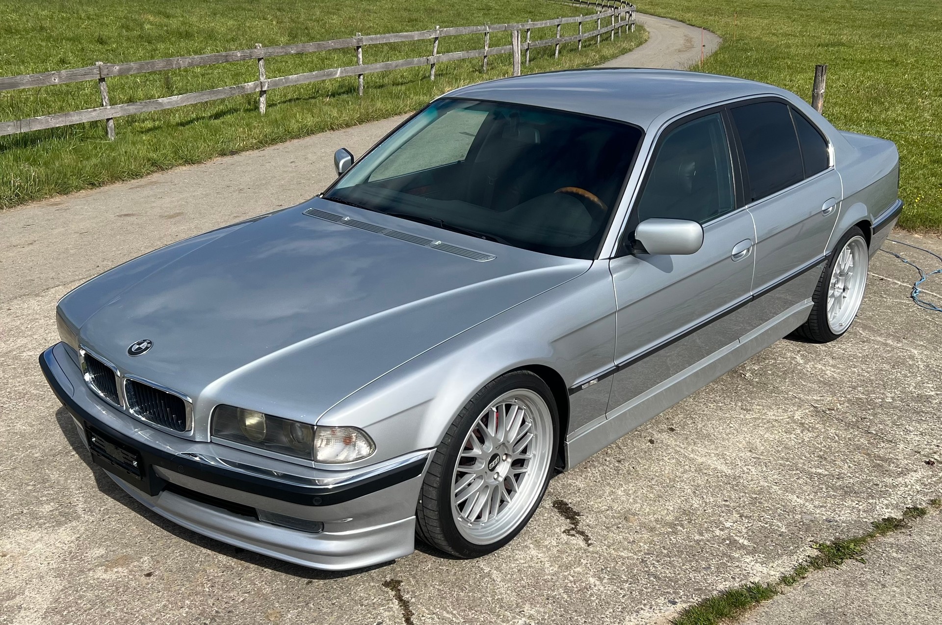BMW 740i V8 ABS dAiB