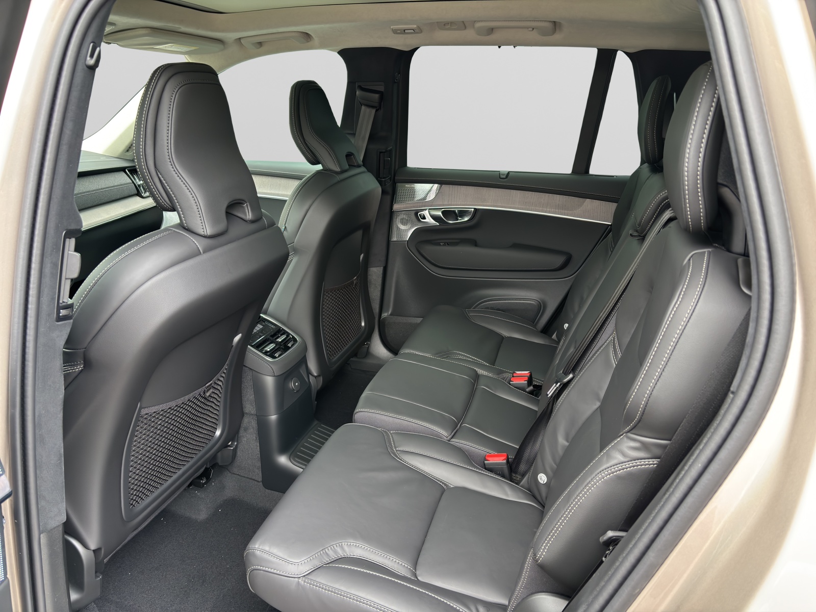 VOLVO XC90 2.0 T8 TE XCLUSIVE Edition Dark eAWD-image-4