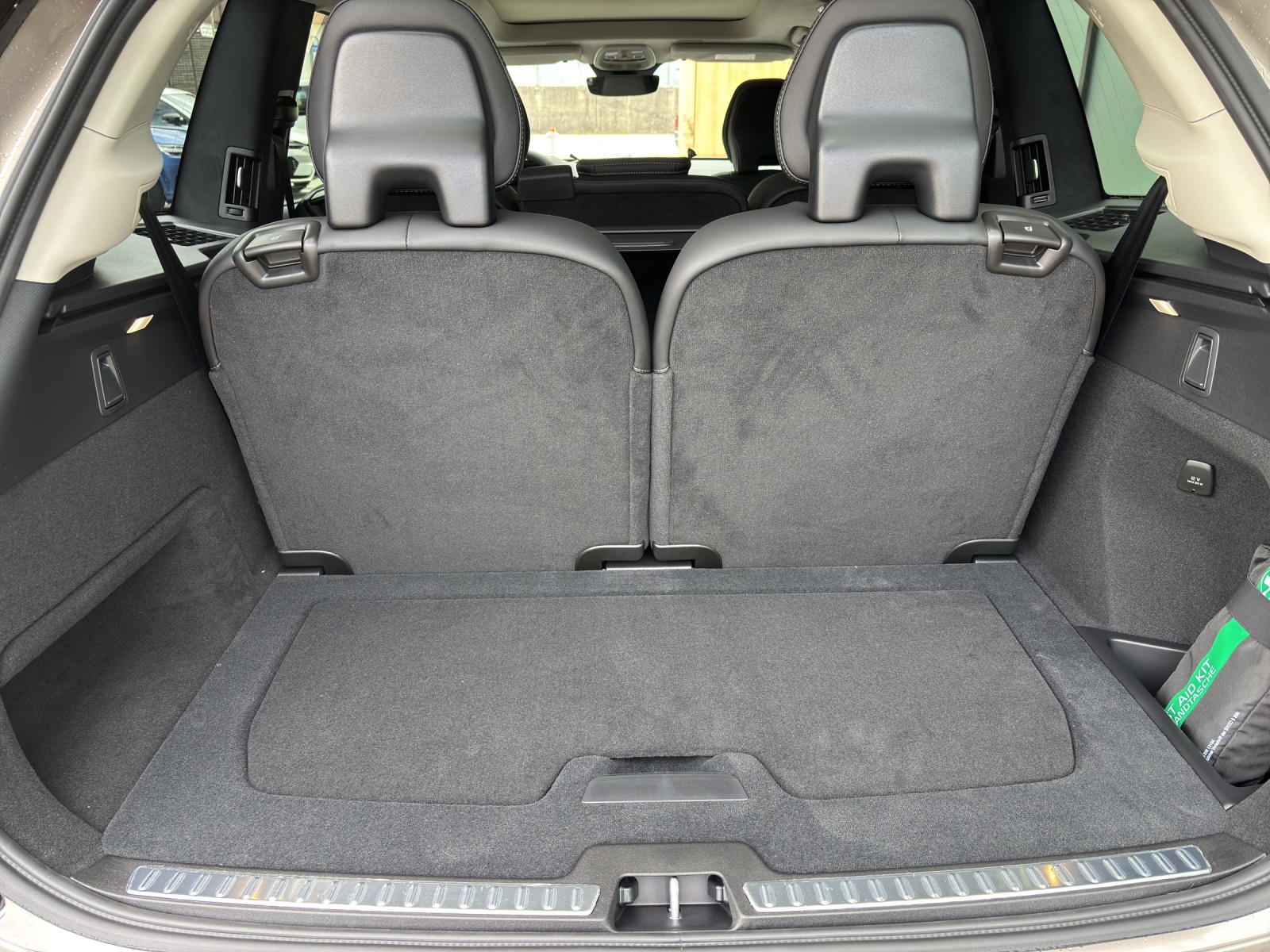 VOLVO XC90 2.0 T8 TE XCLUSIVE Edition Dark eAWD-image-12