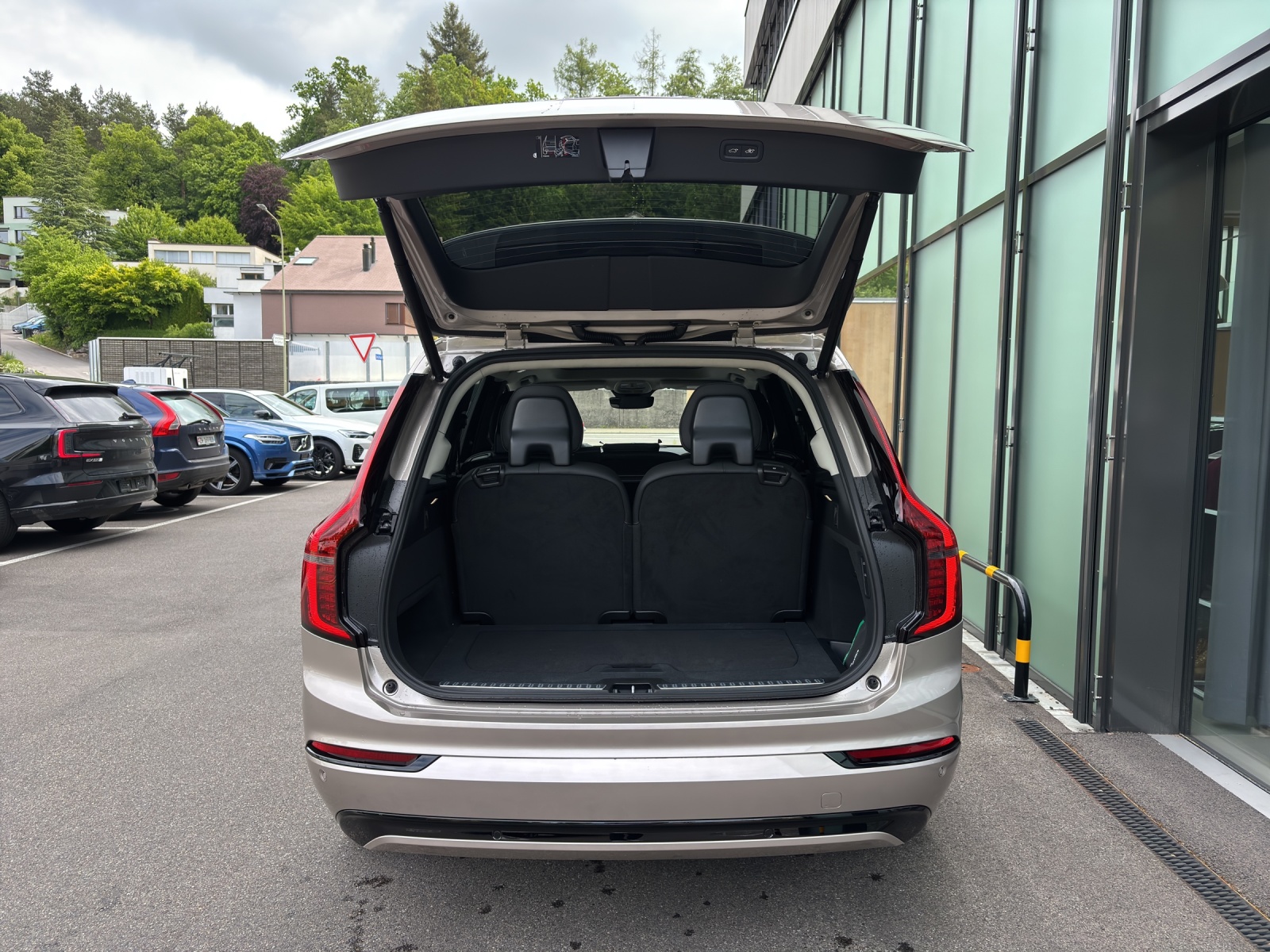 VOLVO XC90 2.0 T8 TE XCLUSIVE Edition Dark eAWD-image-11