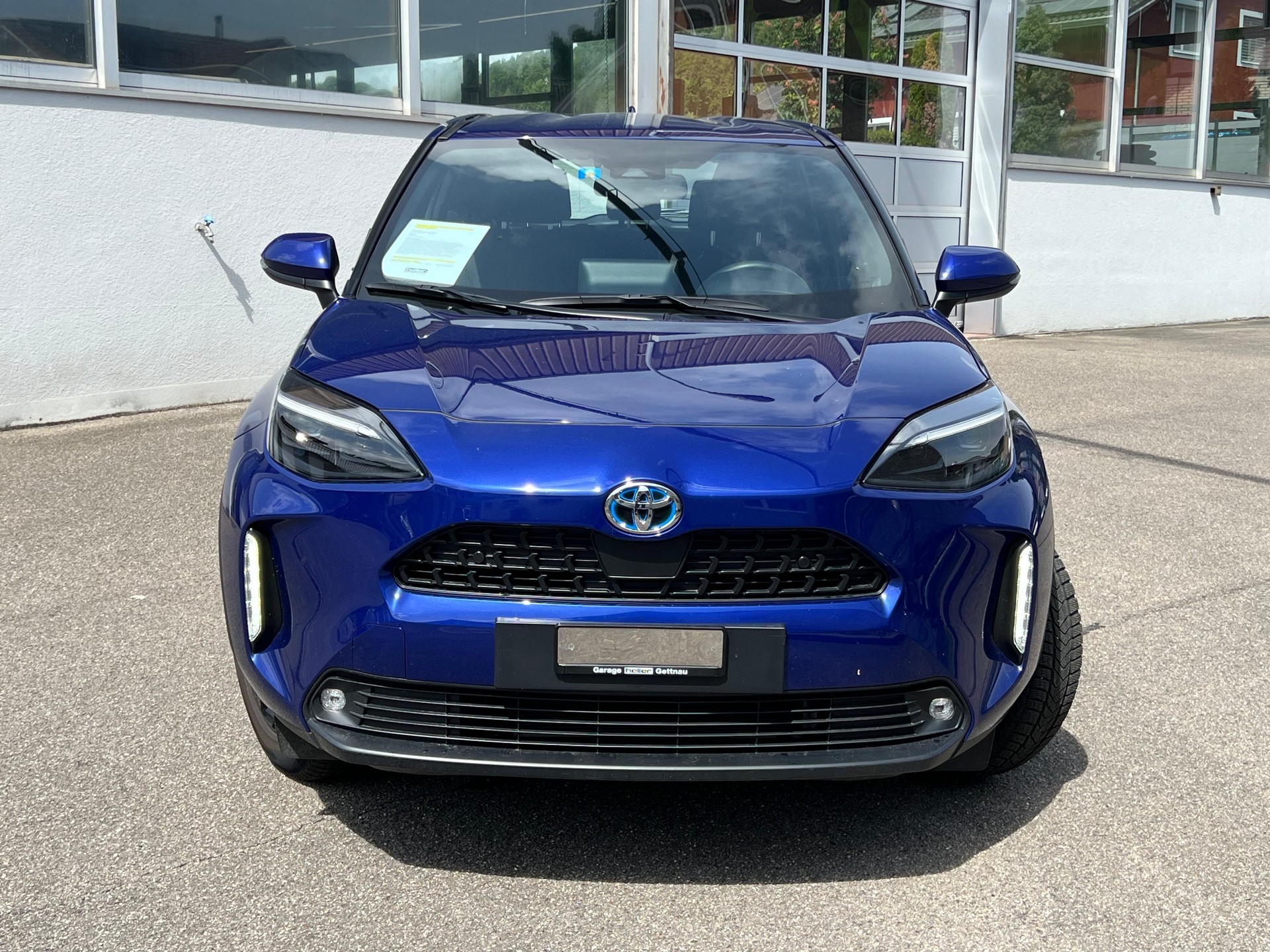 TOYOTA Yaris Cross 1.5 VVT-i HSD Trend AWD-i-showroom-element-1