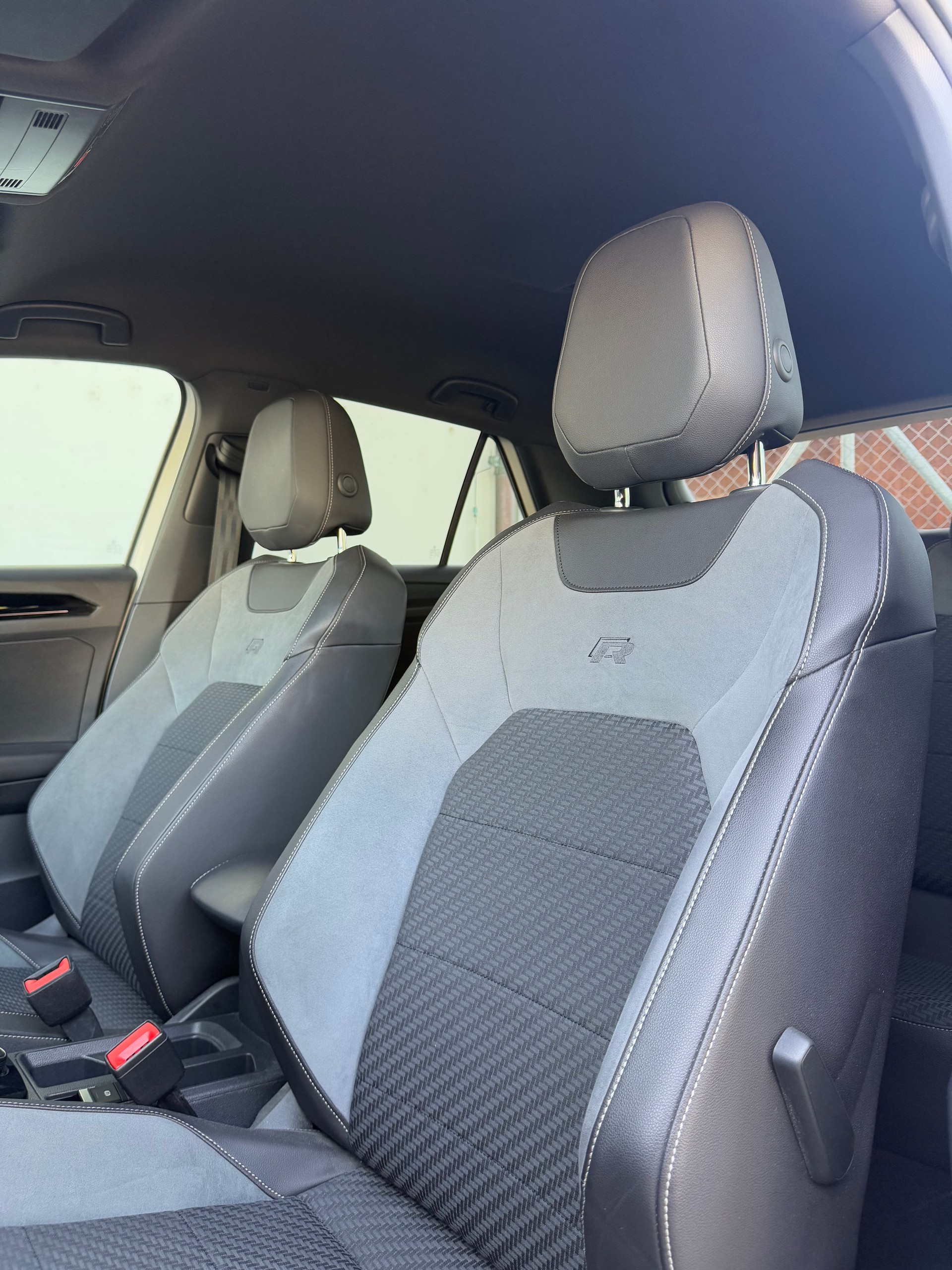 VW T-Roc 2.0 TSI R DSG 4Motion-image-14