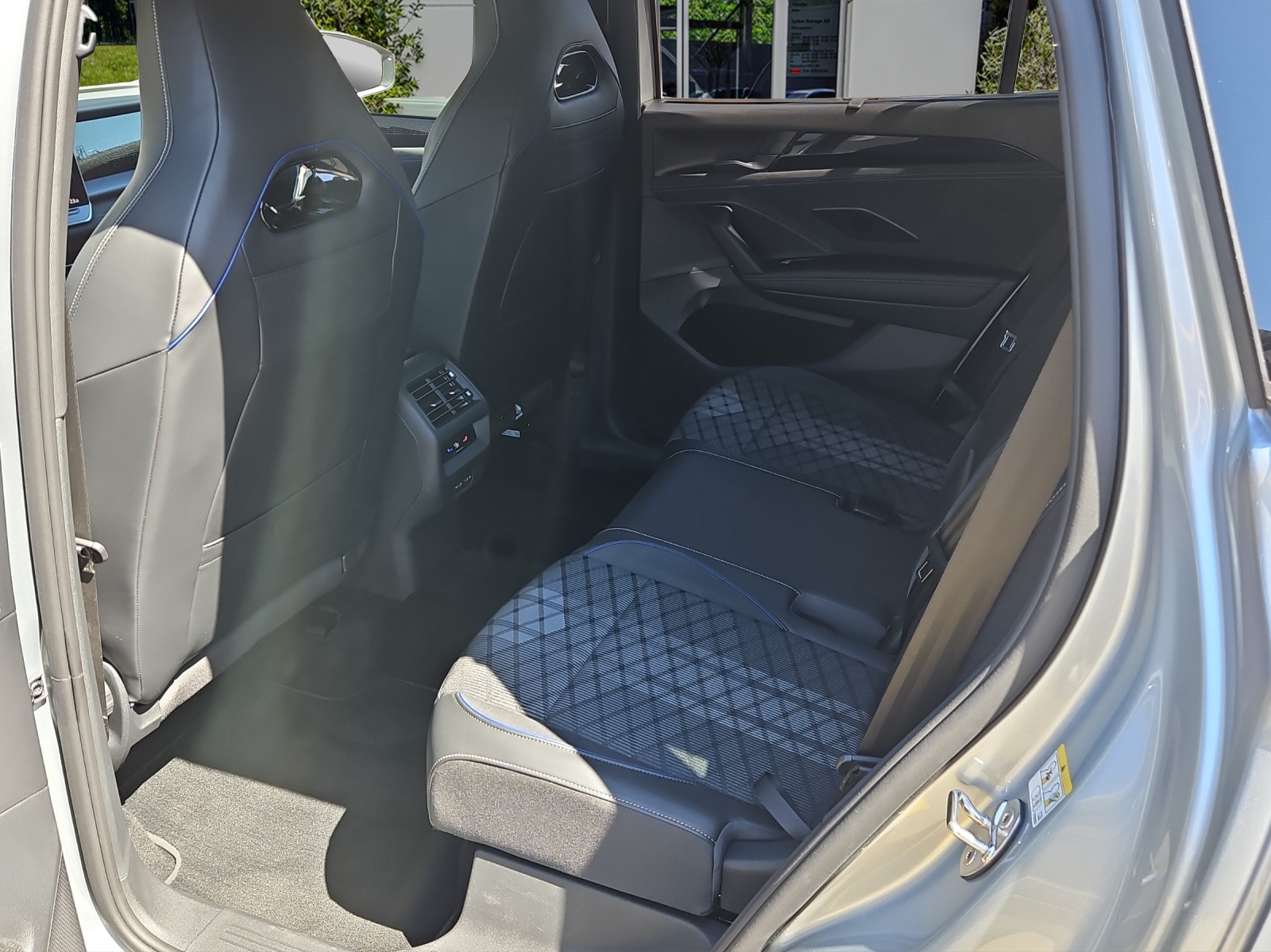 VW Tayron 2.0 TSI R-Line DSG 4Motion-image-20