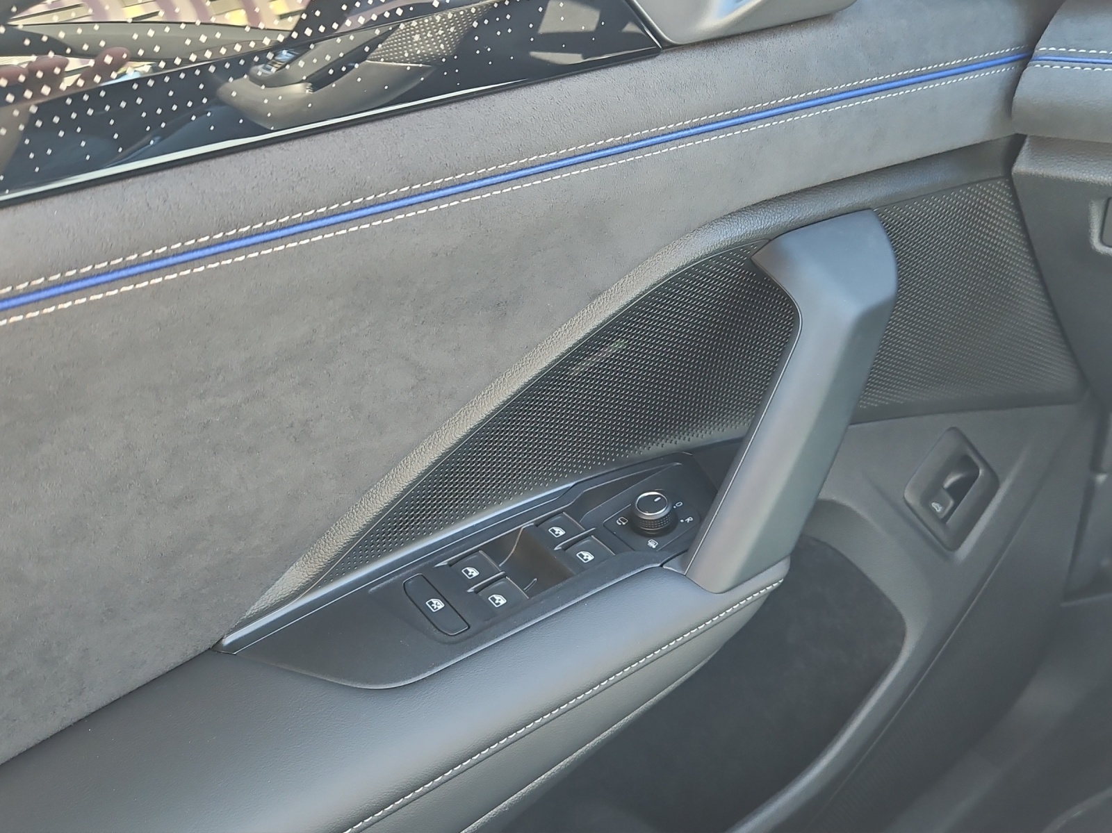 VW Tayron 2.0 TSI R-Line DSG 4Motion-image-10