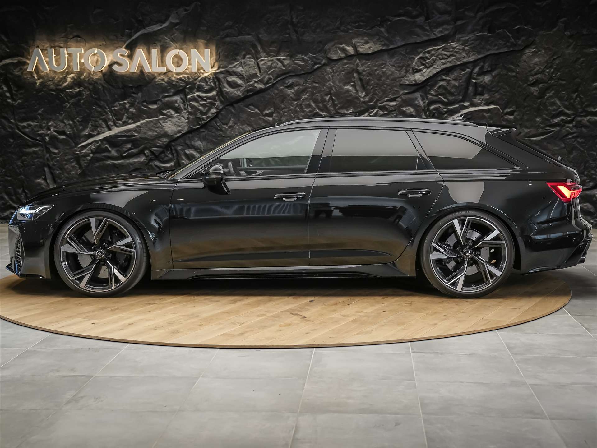 AUDI RS6 Avant 4.0 TFSI V8 quattro *CH-Auto*Panorama*Sitzlüftung*Head-Up*-showroom-element-1