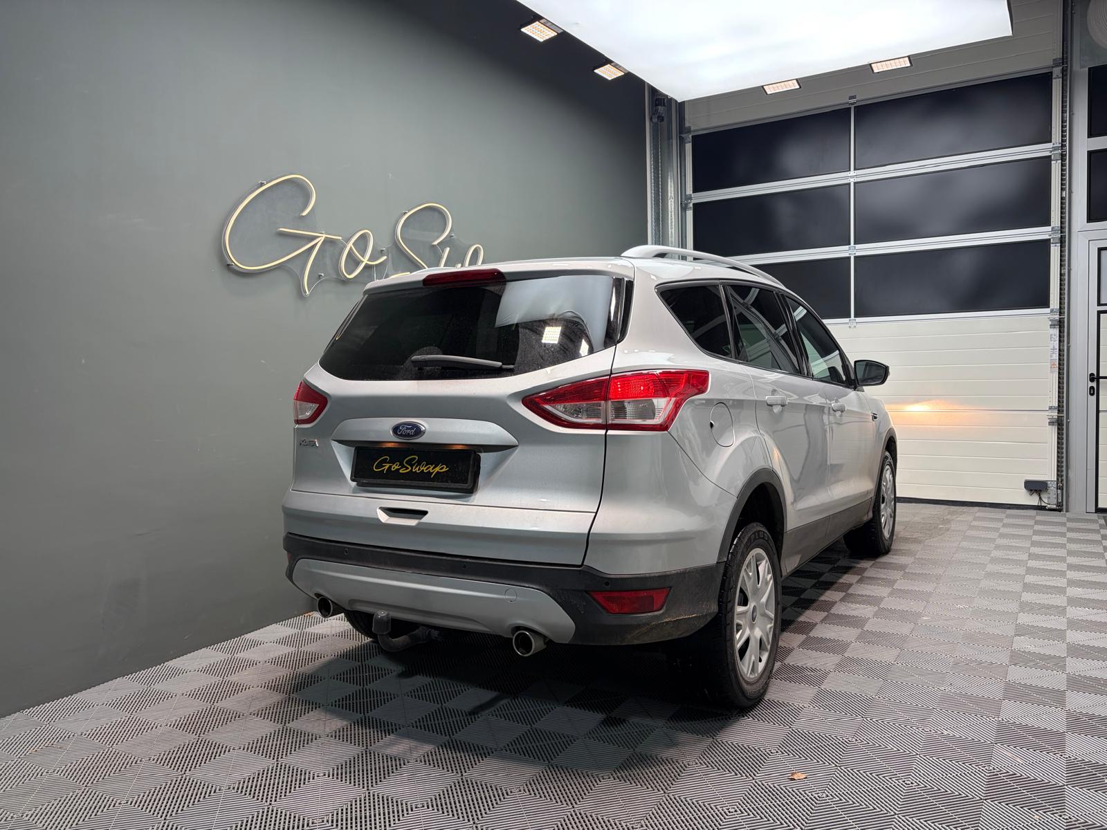 FORD Kuga 2.0 TDCi Titanium 4WD PowerShift - Attelage-showroom-element-2
