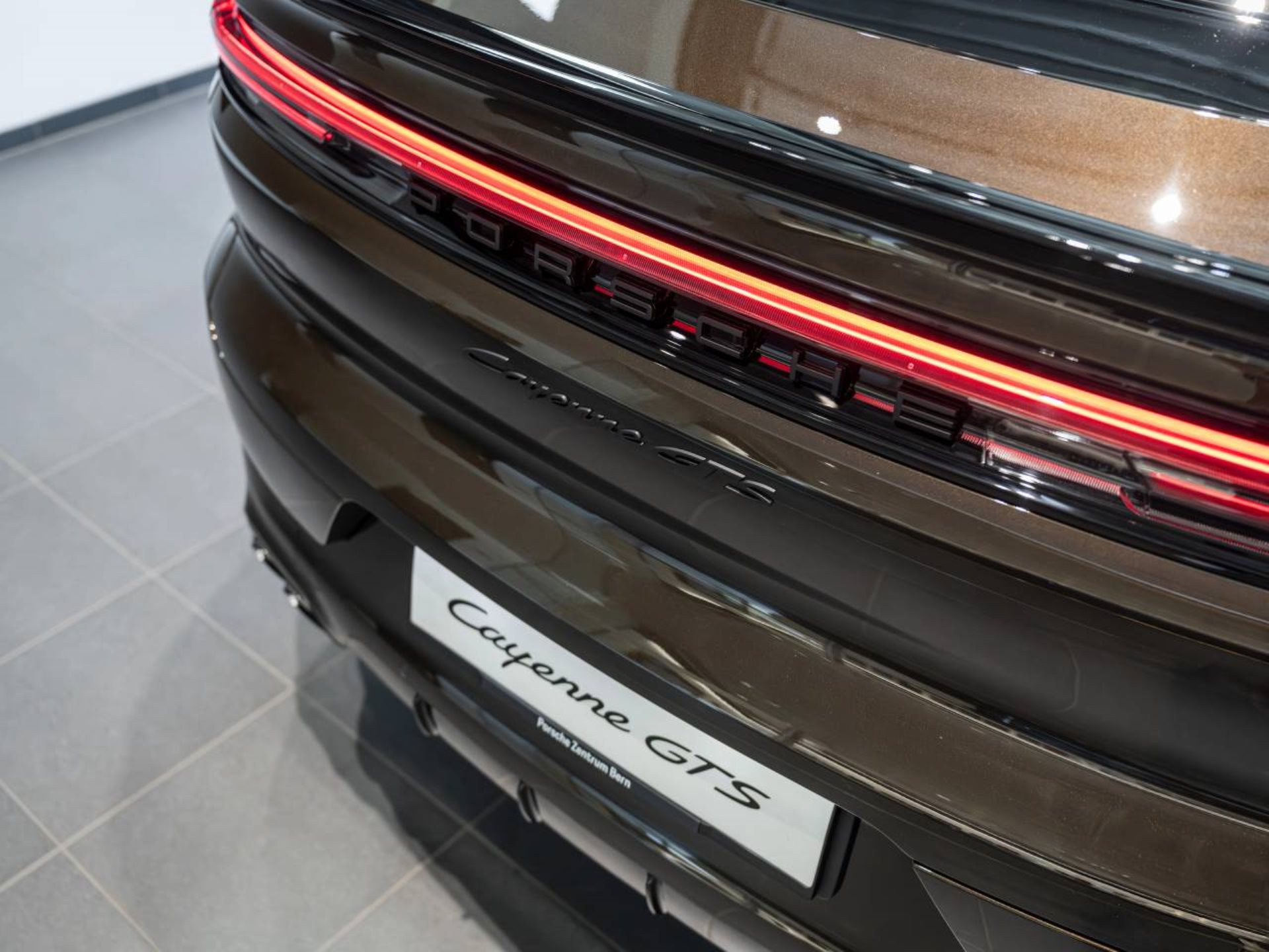 PORSCHE Cayenne GTS Coupé-image-27