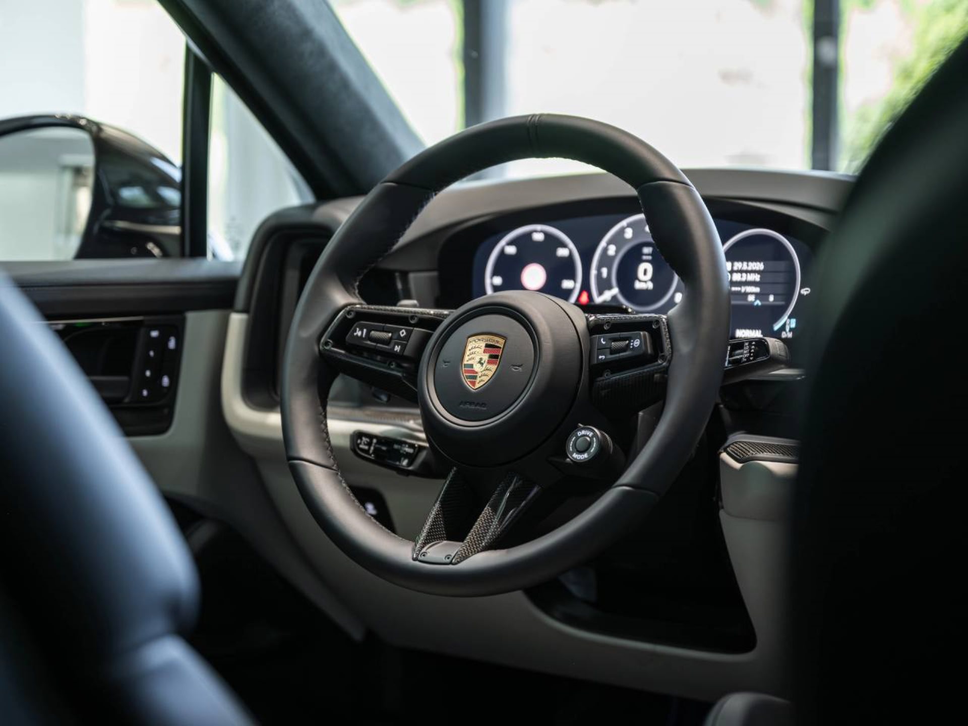 PORSCHE Cayenne GTS Coupé-image-15