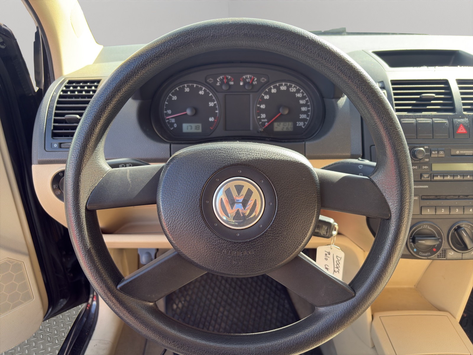 VW Polo 1.4 16V Highline-image-17