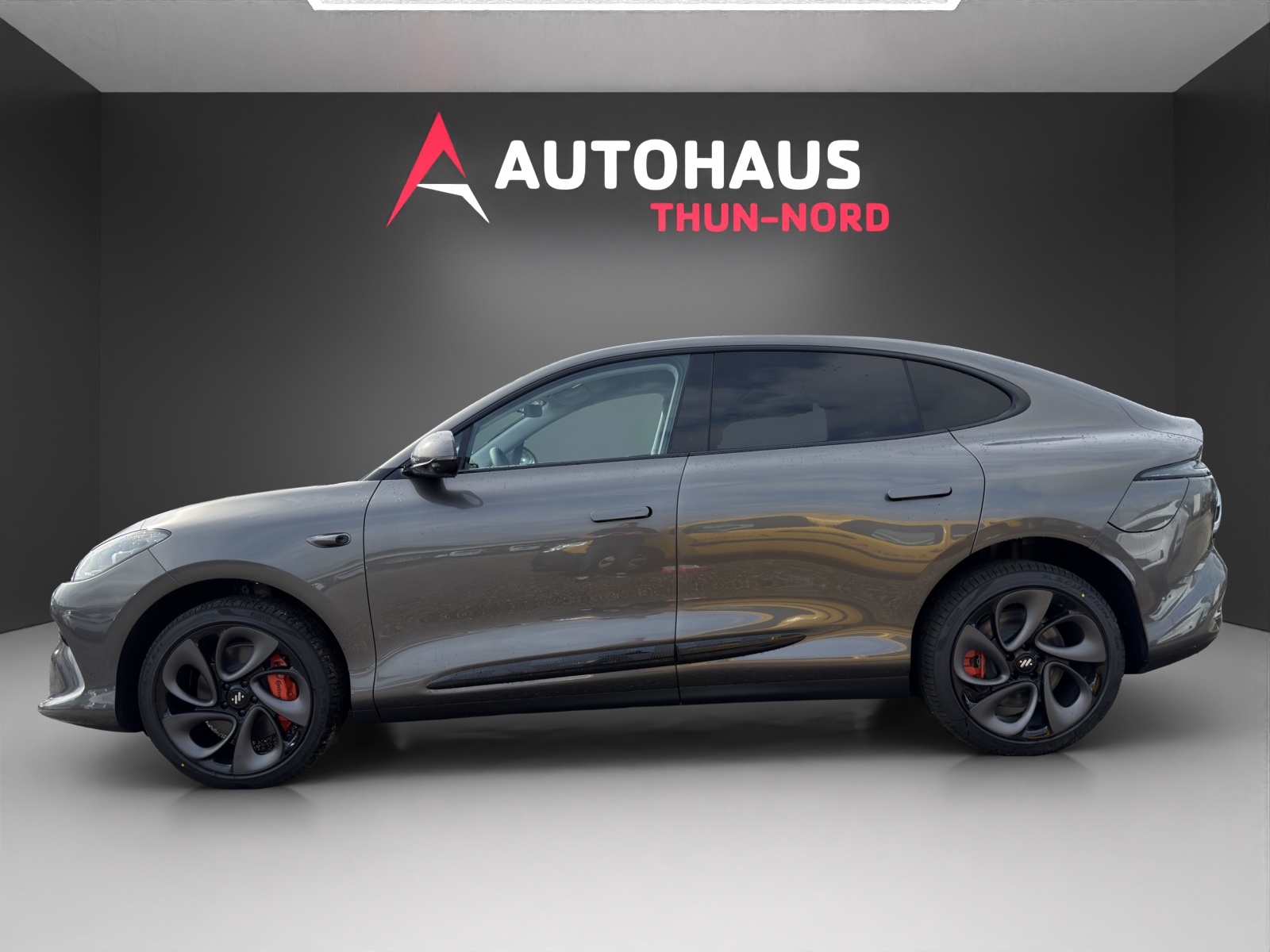 MG IM6 100 kWh Performance 21 4WD-showroom-element-1