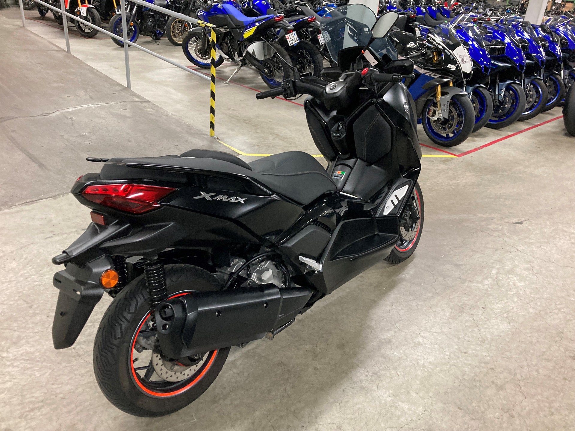 YAMAHA X-Max 300 Tech Max-image-1