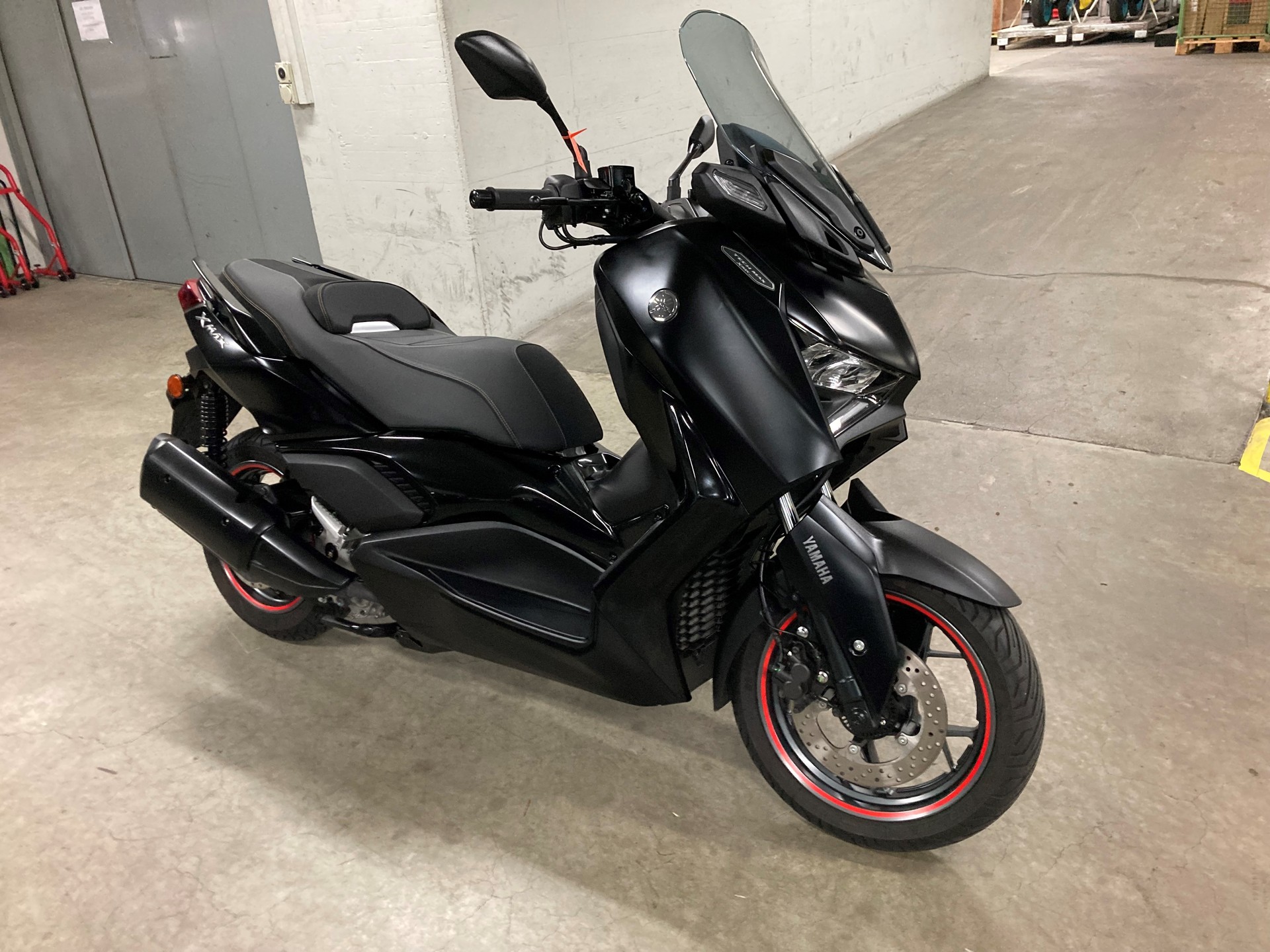 YAMAHA X-Max 300 Tech Max-image-2