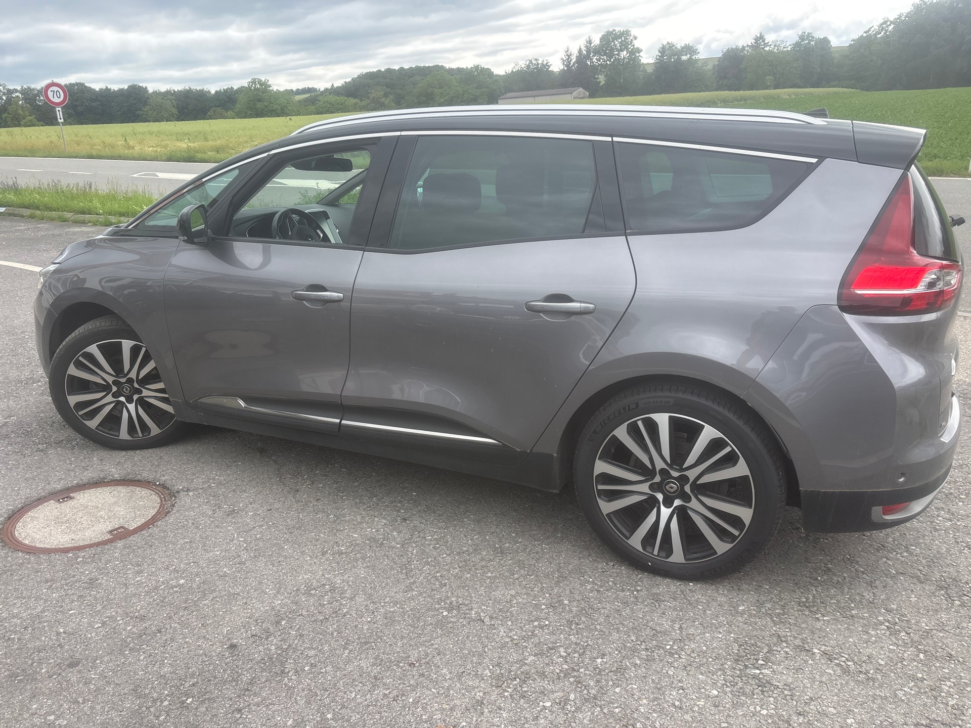 RENAULT Grand Scénic 1.8 dCi Intens EDC-image-13