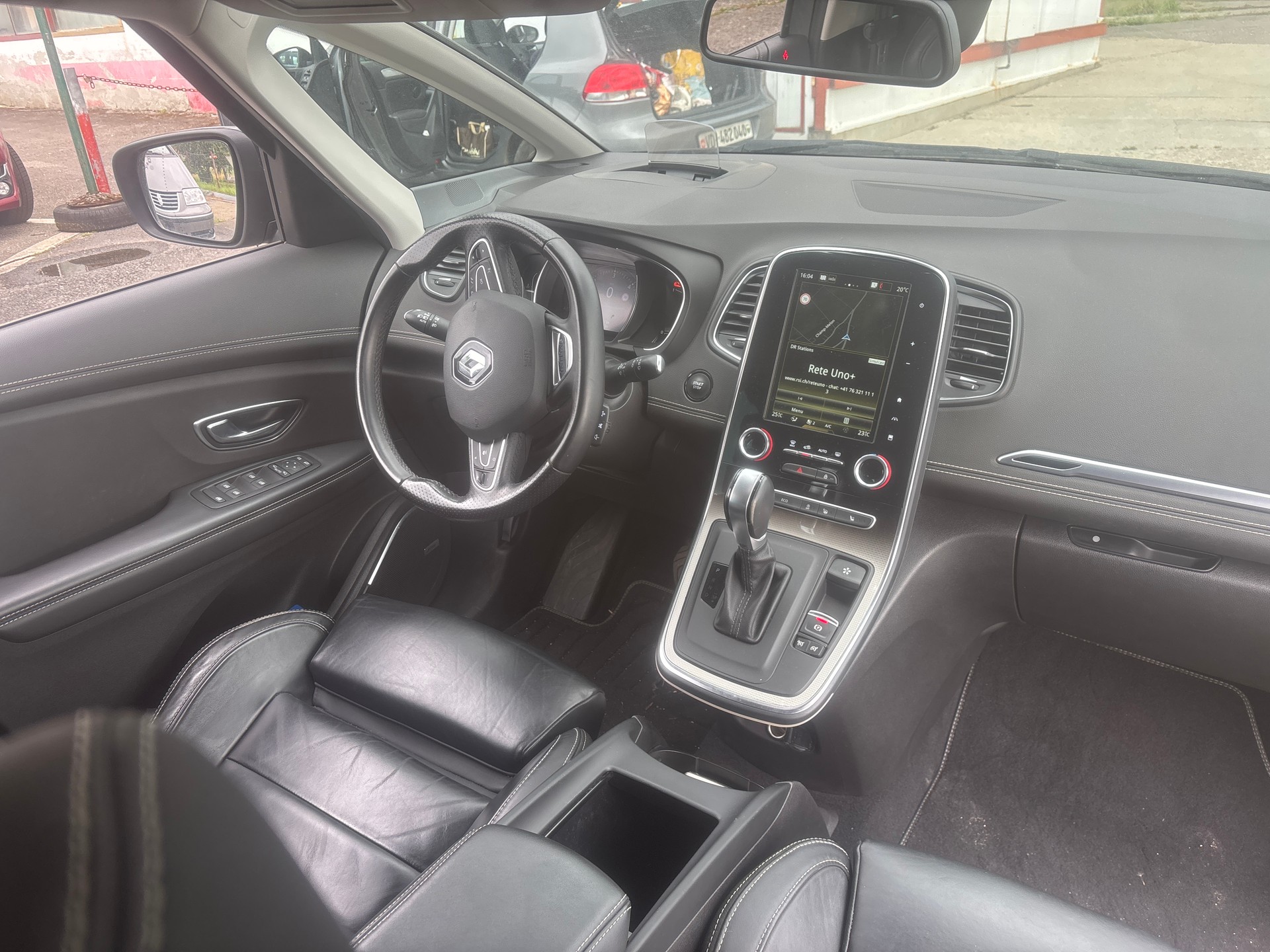 RENAULT Grand Scénic 1.8 dCi Intens EDC-image-12