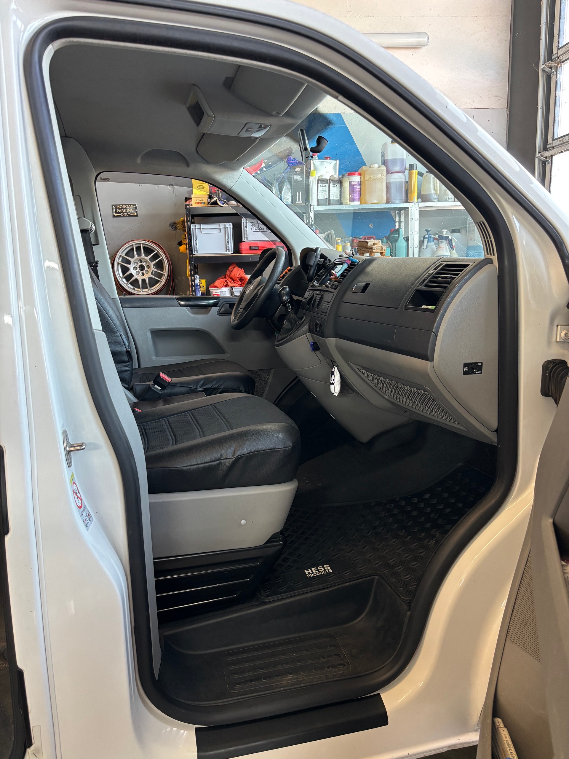 VW T5 2.0 TDI BMT Champion 4Motion-image-7