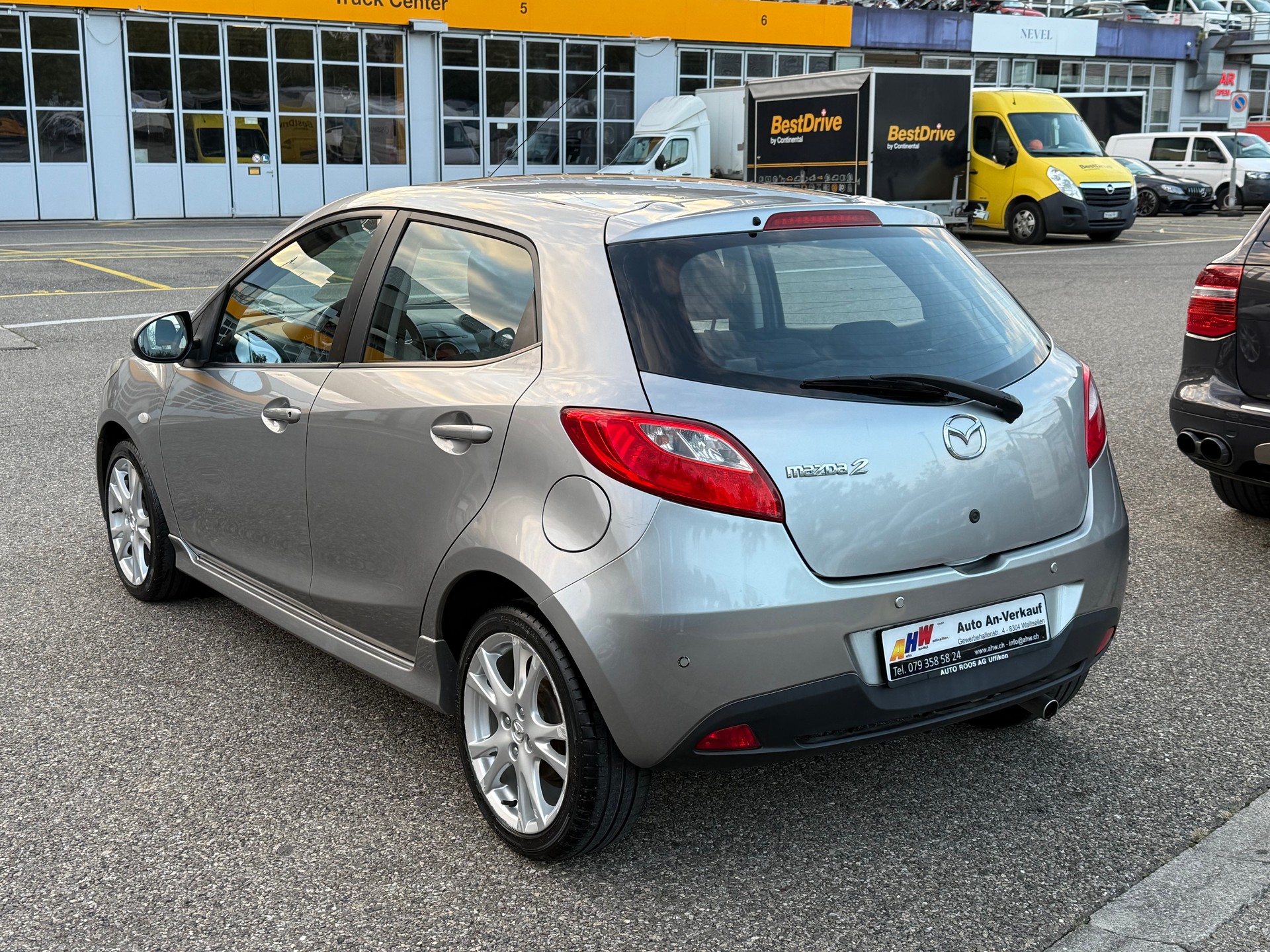 MAZDA 2 1.5i 16V Sport / Frisch ab MFK 03.12.2025 / Servicegepflegt bei Mazda / PDC / AUX / Klima-image-5