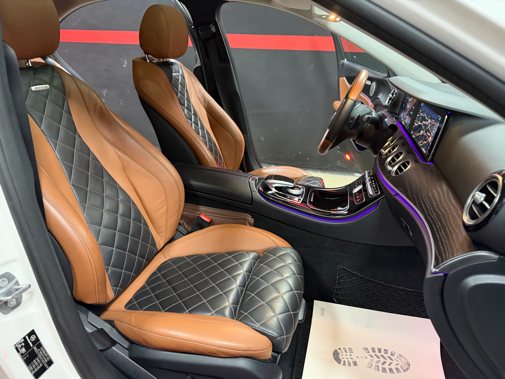 MERCEDES-BENZ E 350 d AMG Line 9G-Tronic-image-8
