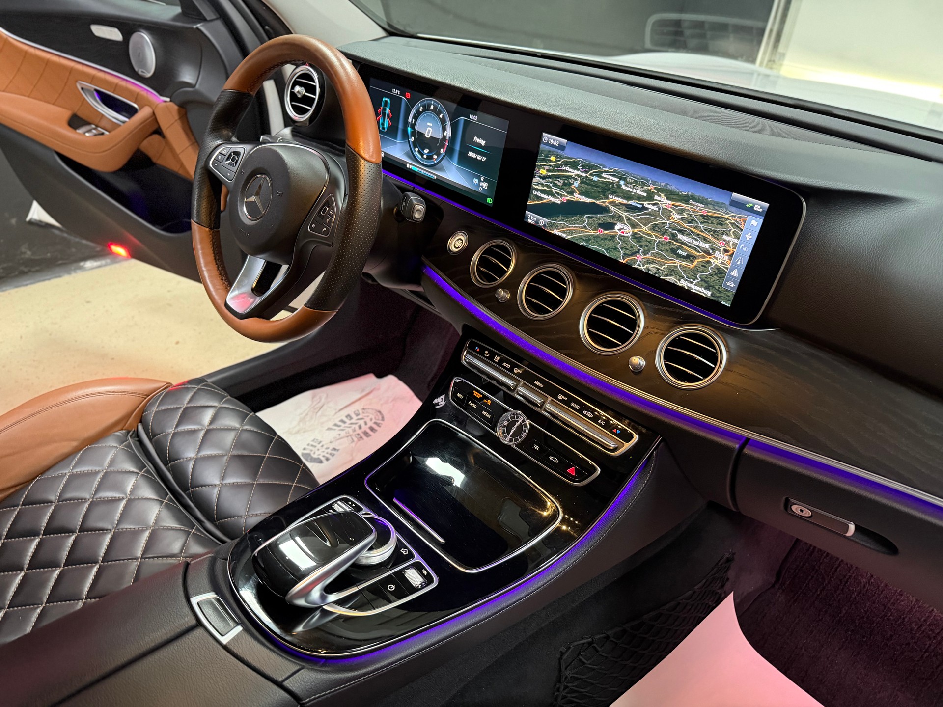 MERCEDES-BENZ E 350 d AMG Line 9G-Tronic-image-7