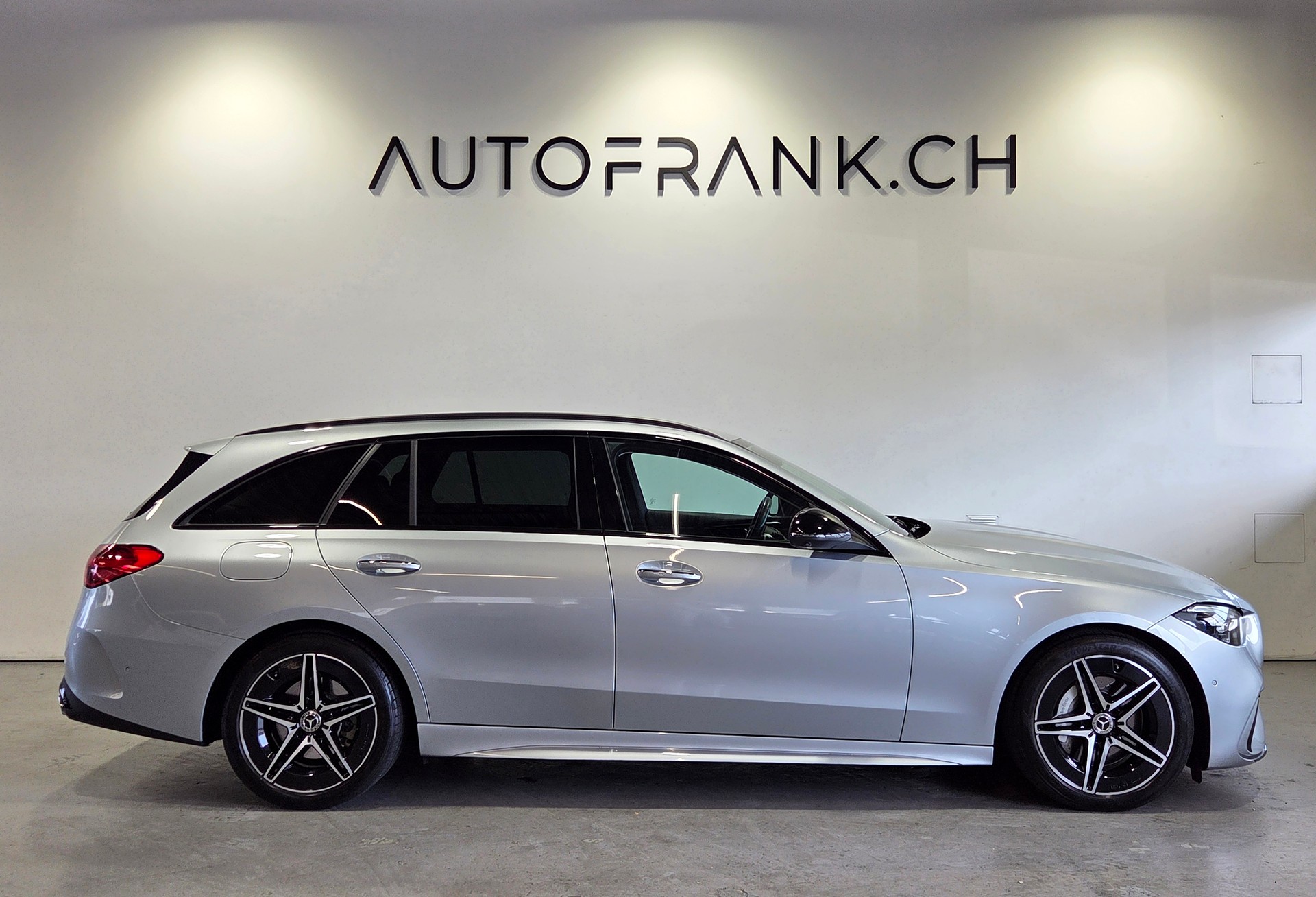 MERCEDES-BENZ C 220 d Swiss Star AMG Line 4matic Kombi-showroom-element-1