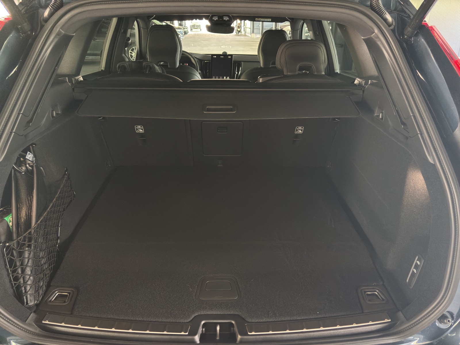 VOLVO XC60 2.0 T8 TE Ultra Dark eAWD-image-12