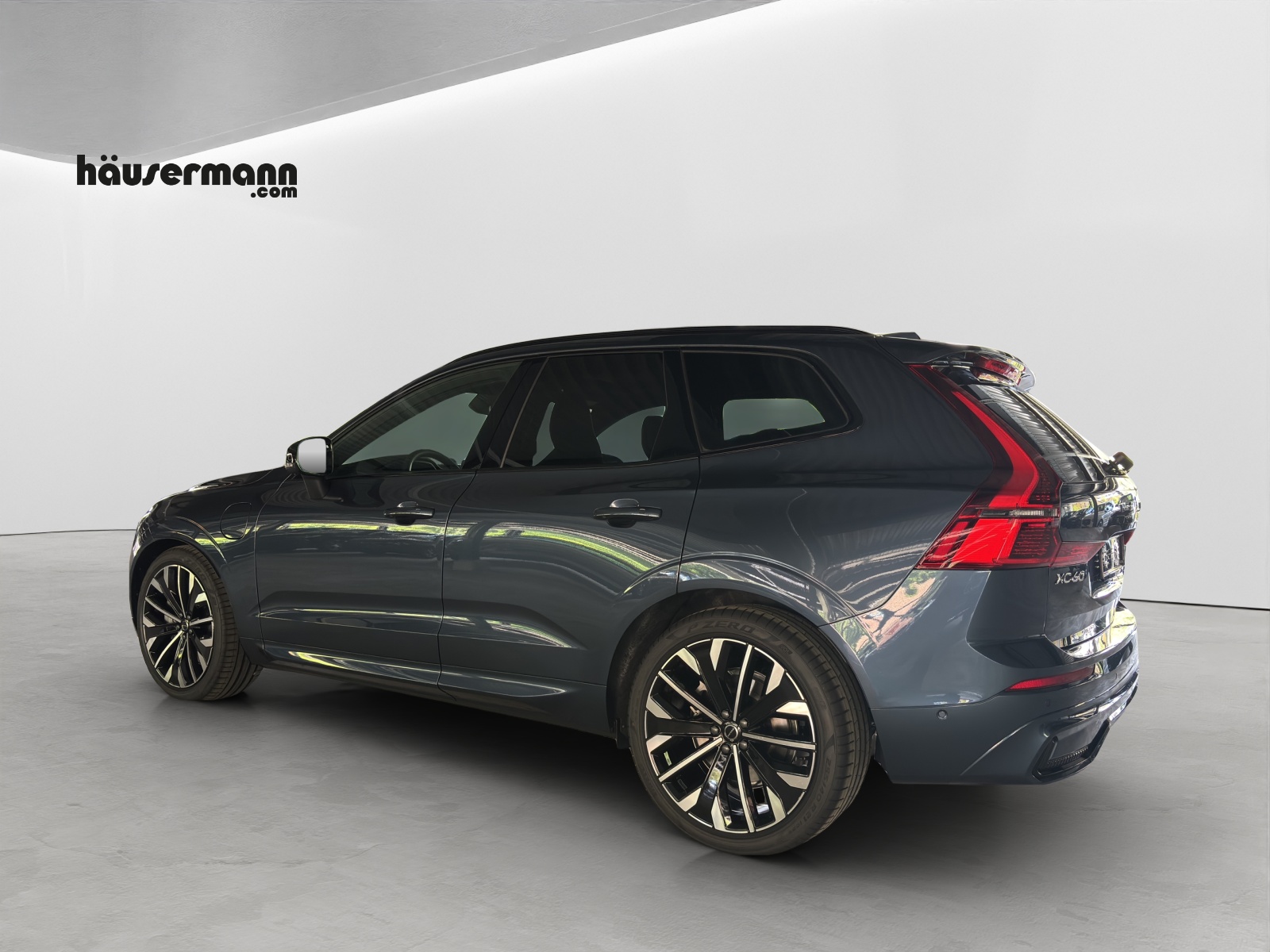 VOLVO XC60 2.0 T8 TE Ultra Dark eAWD-showroom-element-2