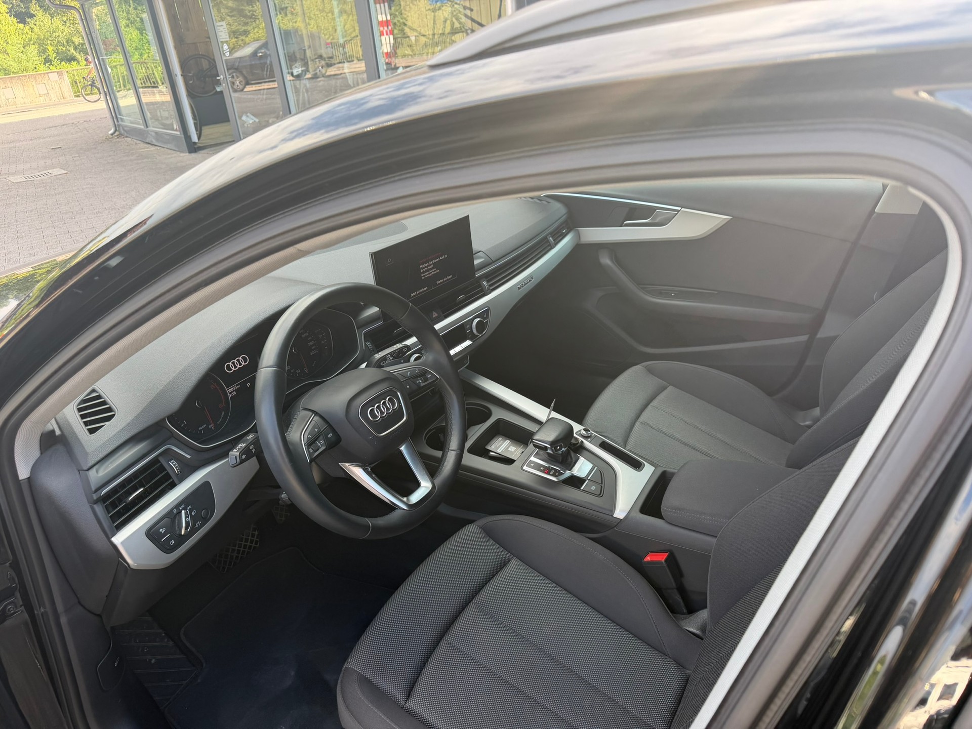 AUDI A4 Avant 40 TDI quattro S-tronic-image-7