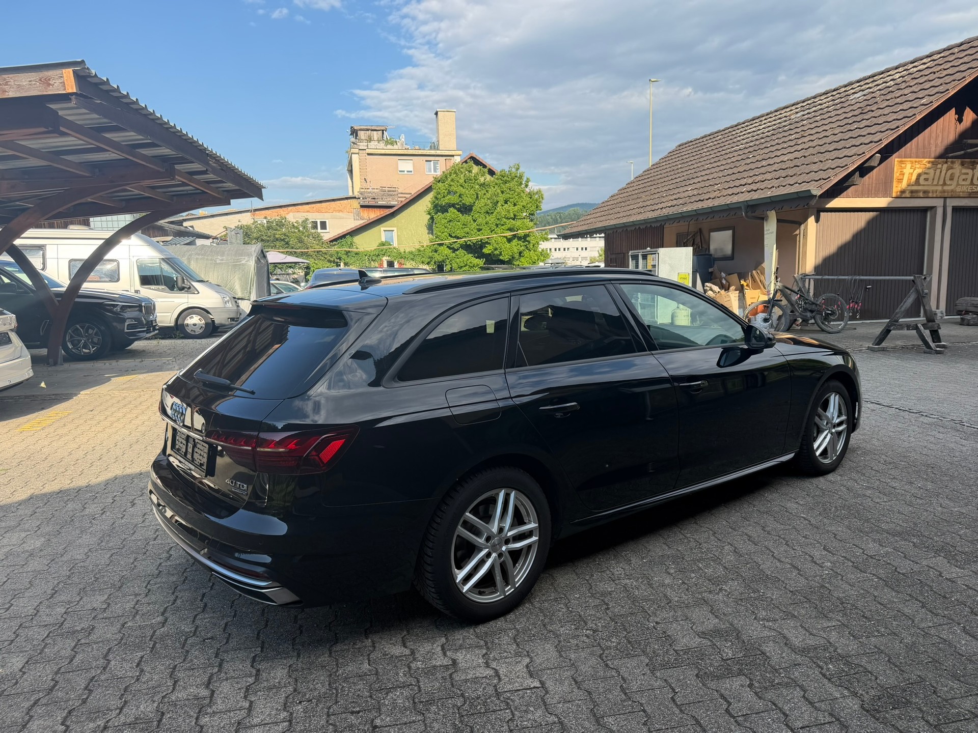 AUDI A4 Avant 40 TDI quattro S-tronic-image-3