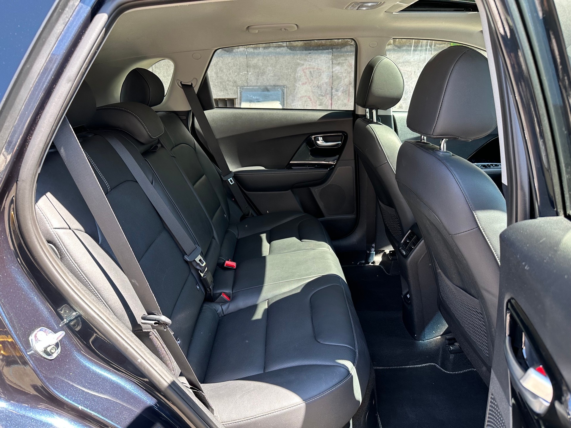 KIA Niro 1.6GDi Hybrid Style DCT-image-9