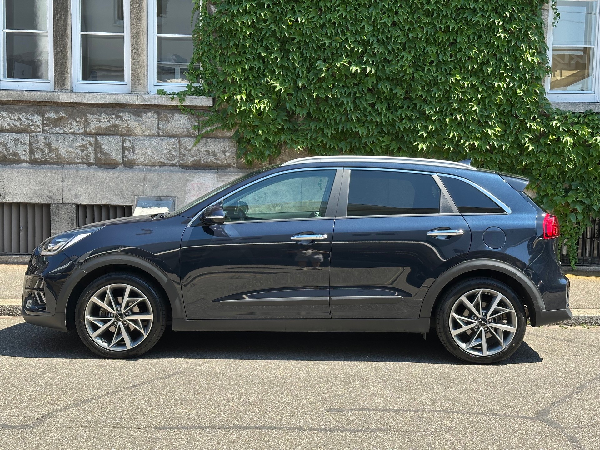 KIA Niro 1.6GDi Hybrid Style DCT-image-5