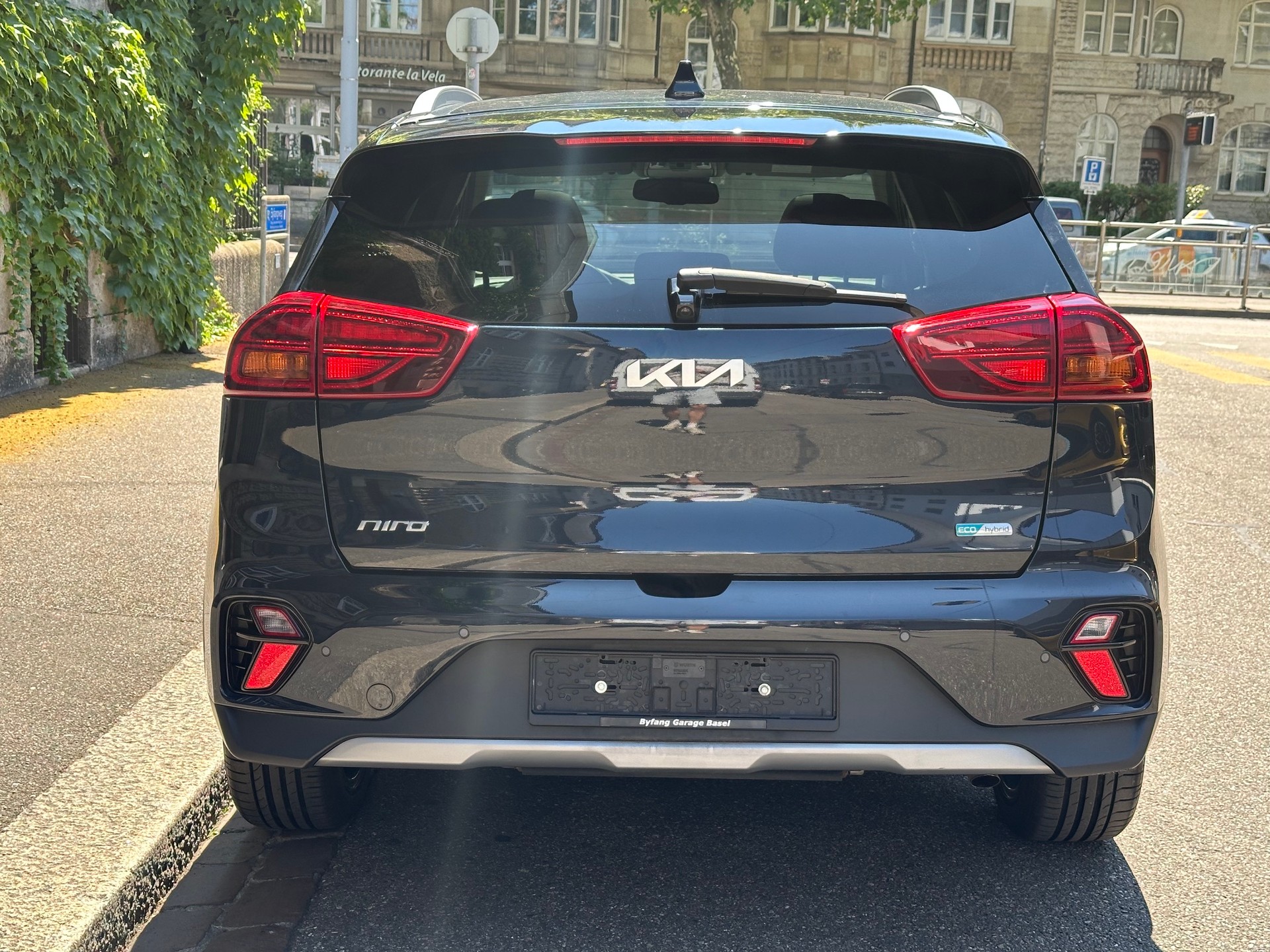 KIA Niro 1.6GDi Hybrid Style DCT-showroom-element-3