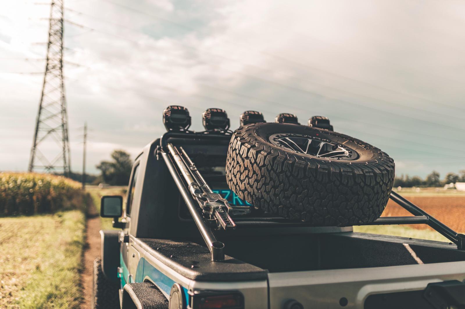 JEEP Wrangler 3.6 Pickup-image-6