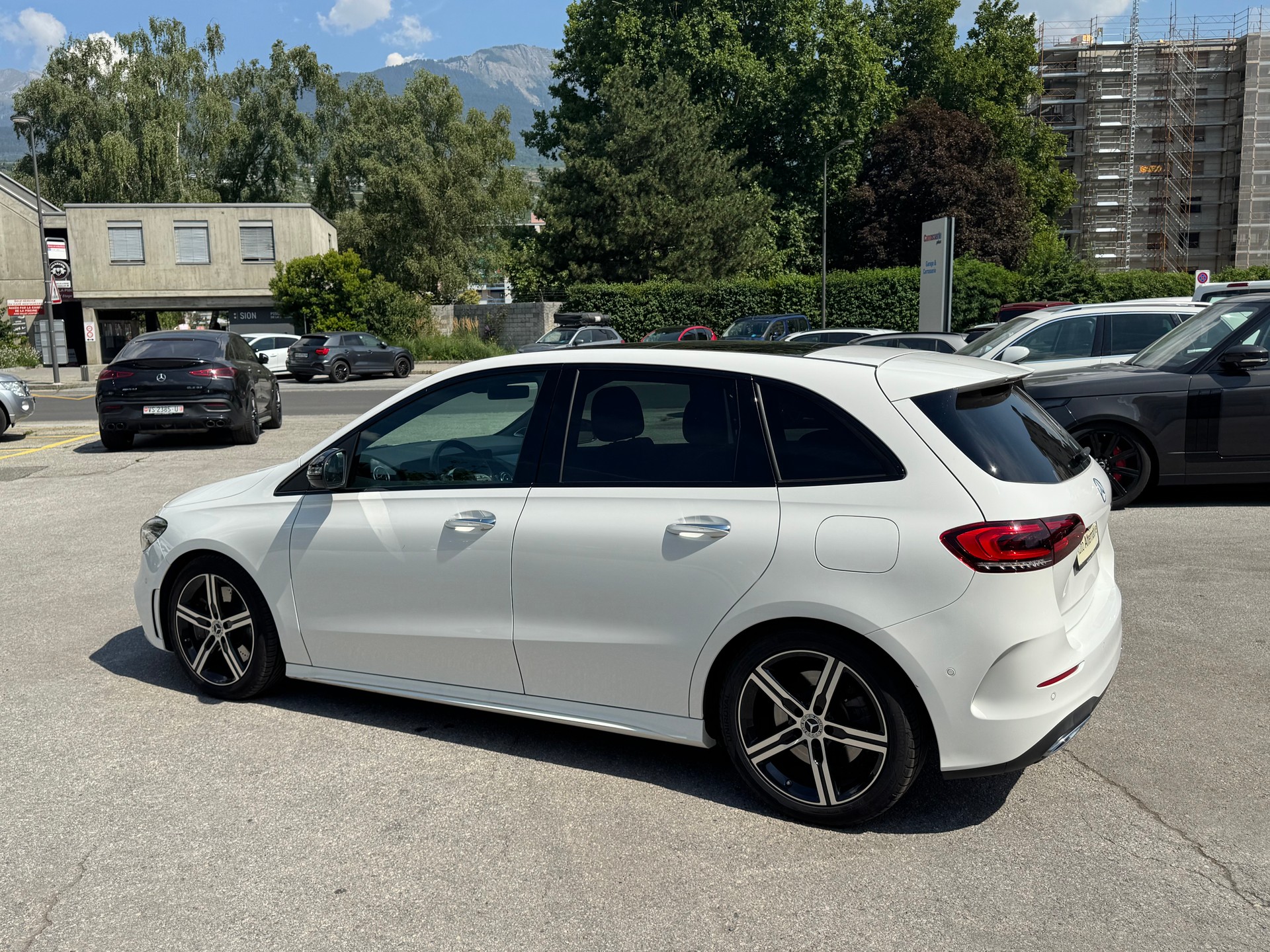 MERCEDES-BENZ B 250-image-6