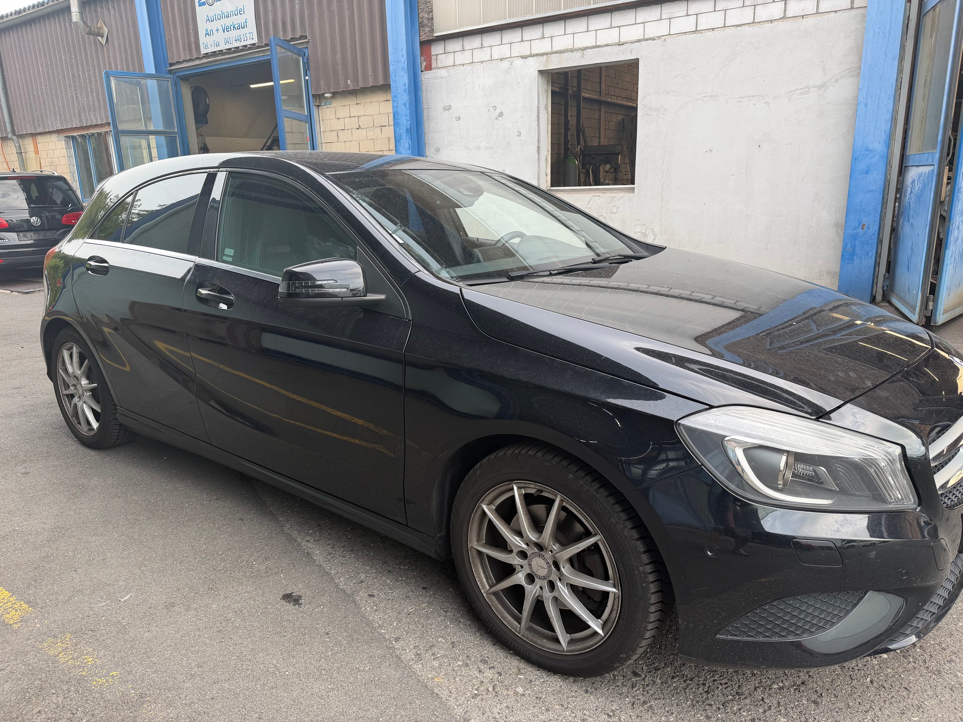 MERCEDES-BENZ A 180 7G-DCT-image-8