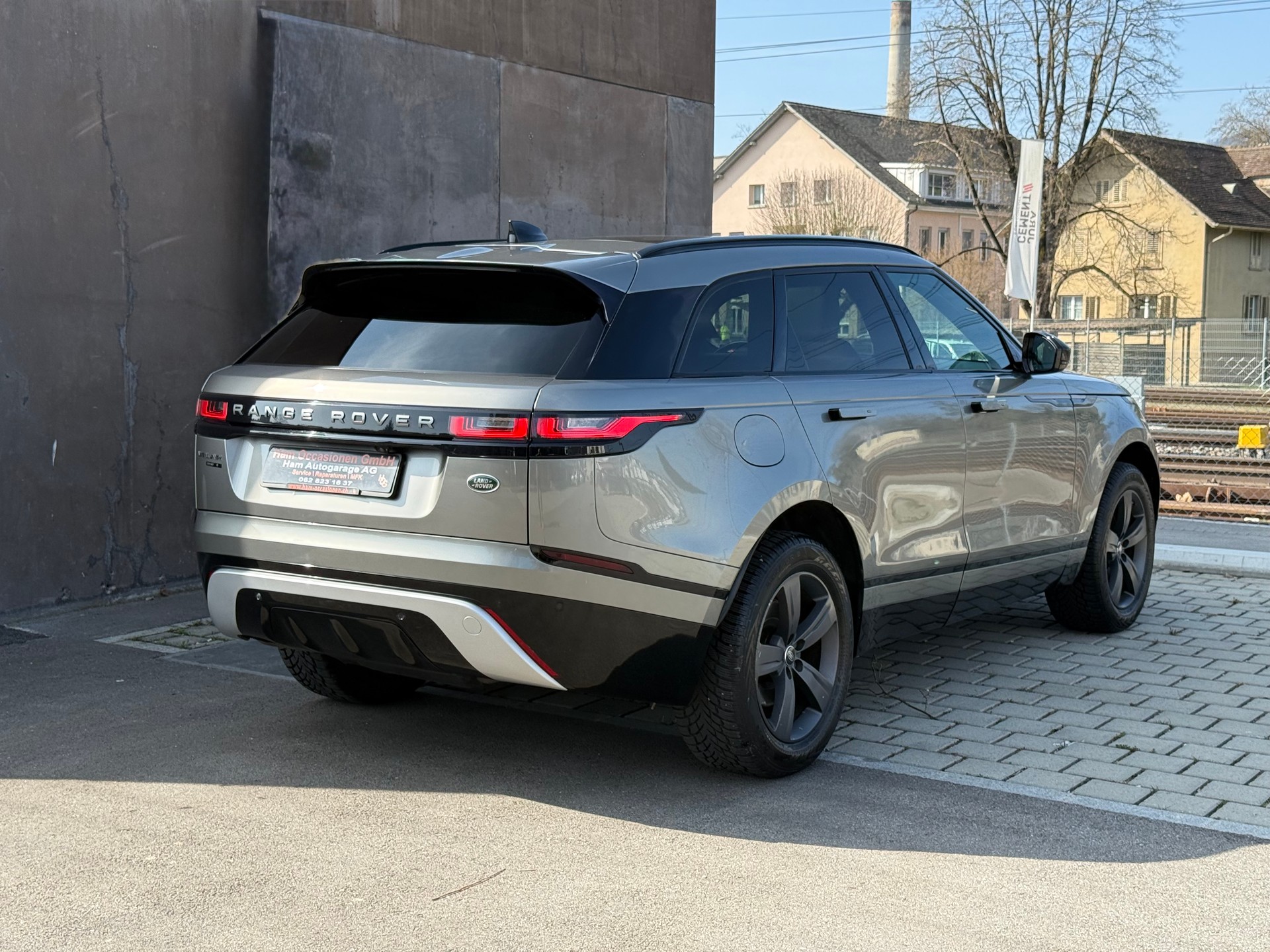 LAND ROVER Range Rover Velar R-Dynamic D 240 S Automatic-showroom-element-3