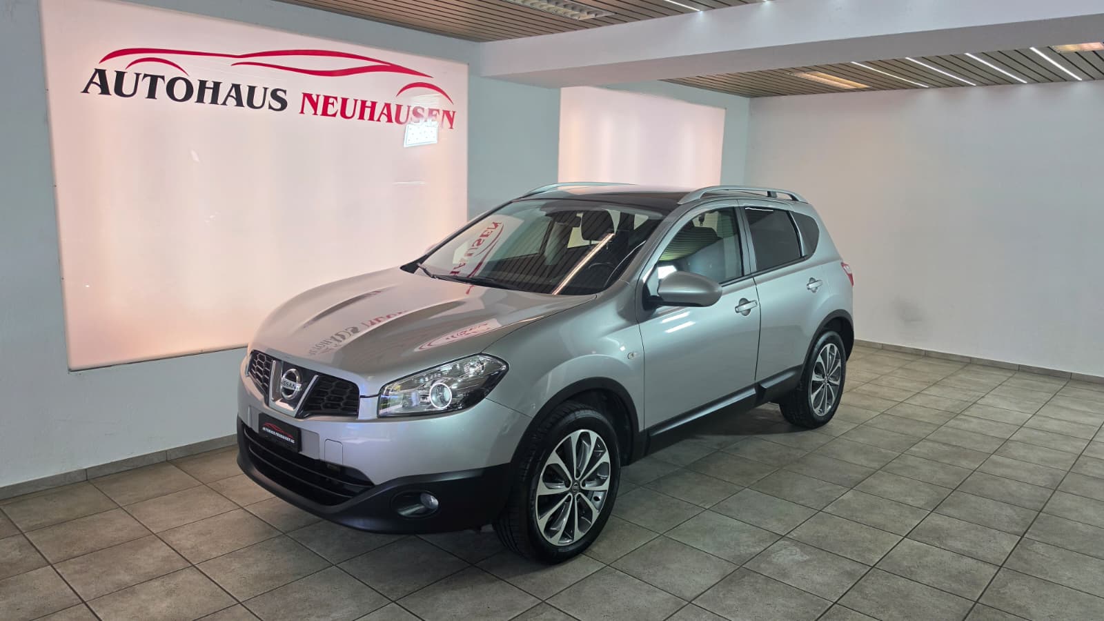 NISSAN Qashqai 2.0 4WD acenta XTronic CVT, Schweizer Fahrzeug, Frisch ab MFK und Frisch ab Service, 8-fach Bereift
